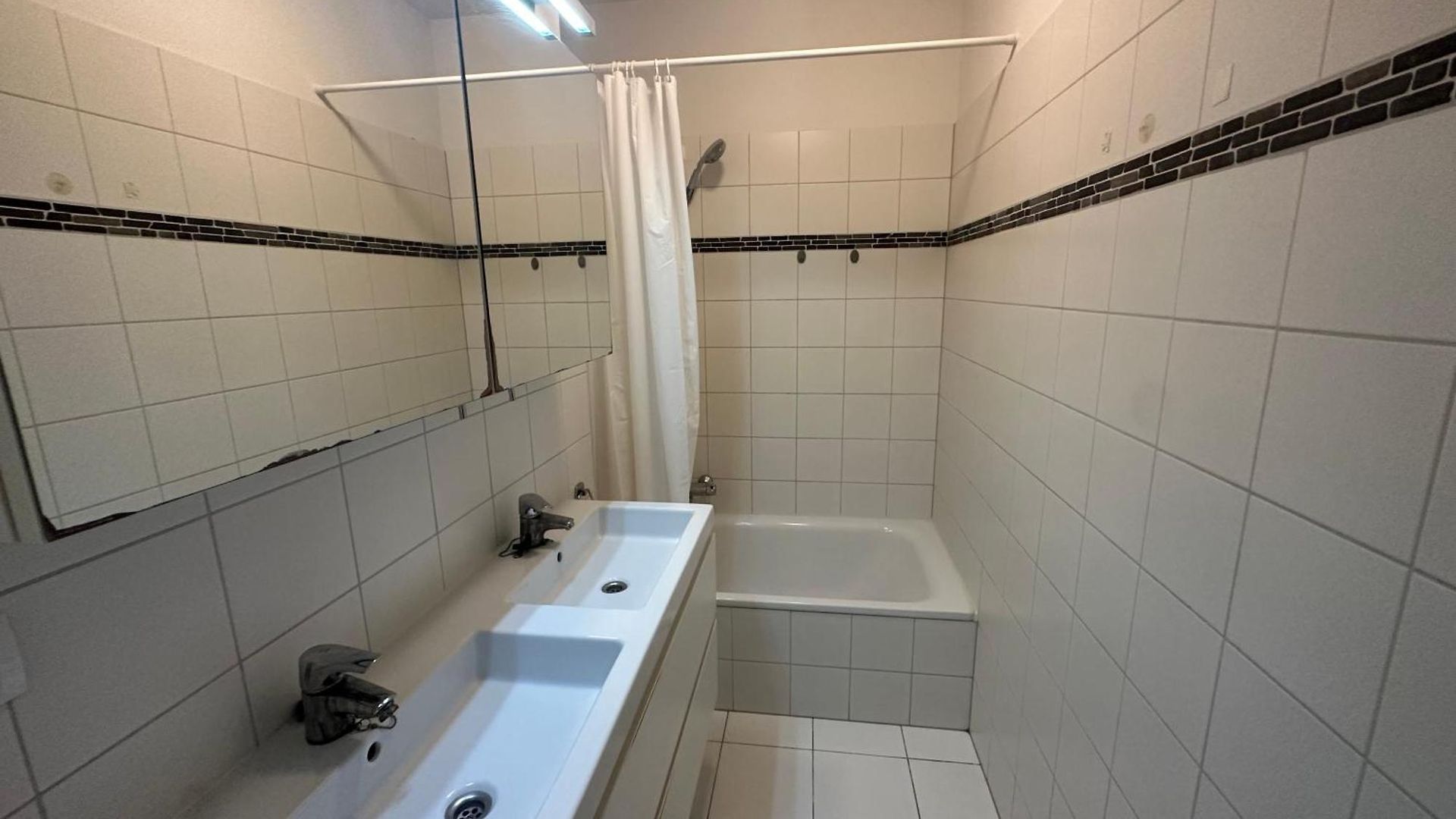 2 Bedroom In Center With Balcony Appartement