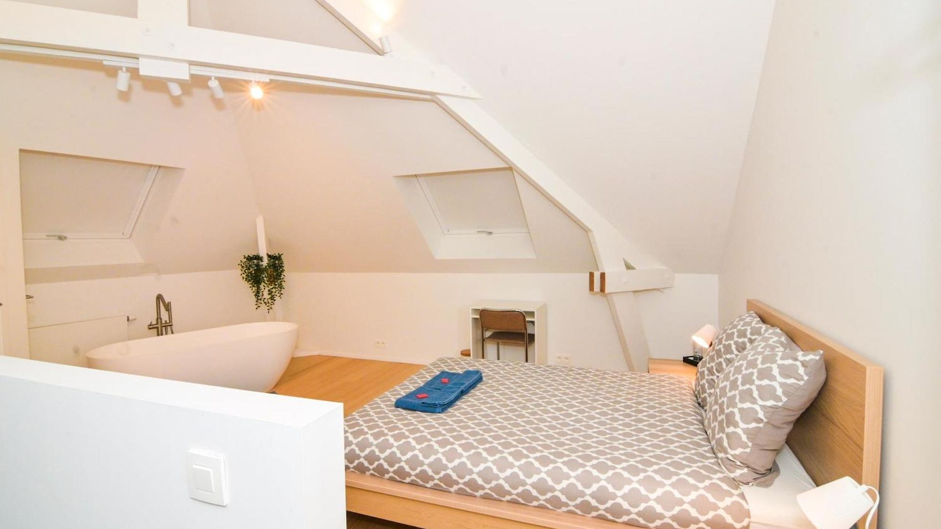 Family Duplex Getaway - Perfectly Positioned For Adventures *