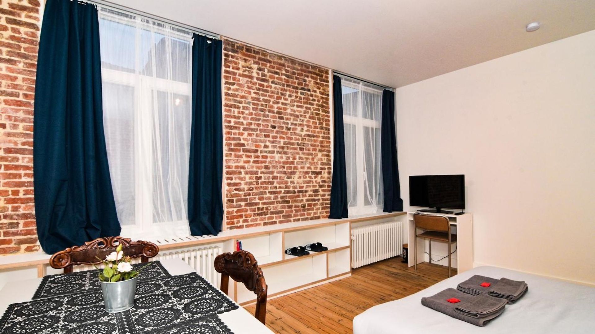 Family Duplex Getaway - Perfectly Positioned For Adventures Apartment *
