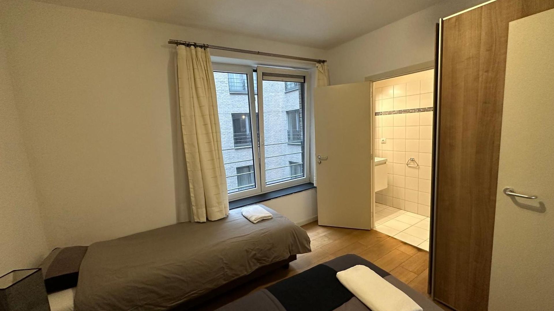 3 Bedroom In Center With Balcony View Apartment