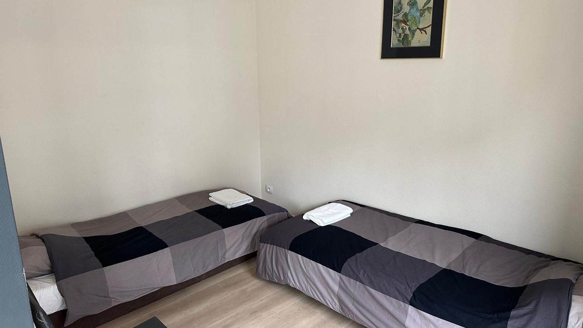 Apartment 3 Bedroom In Center With Balcony View