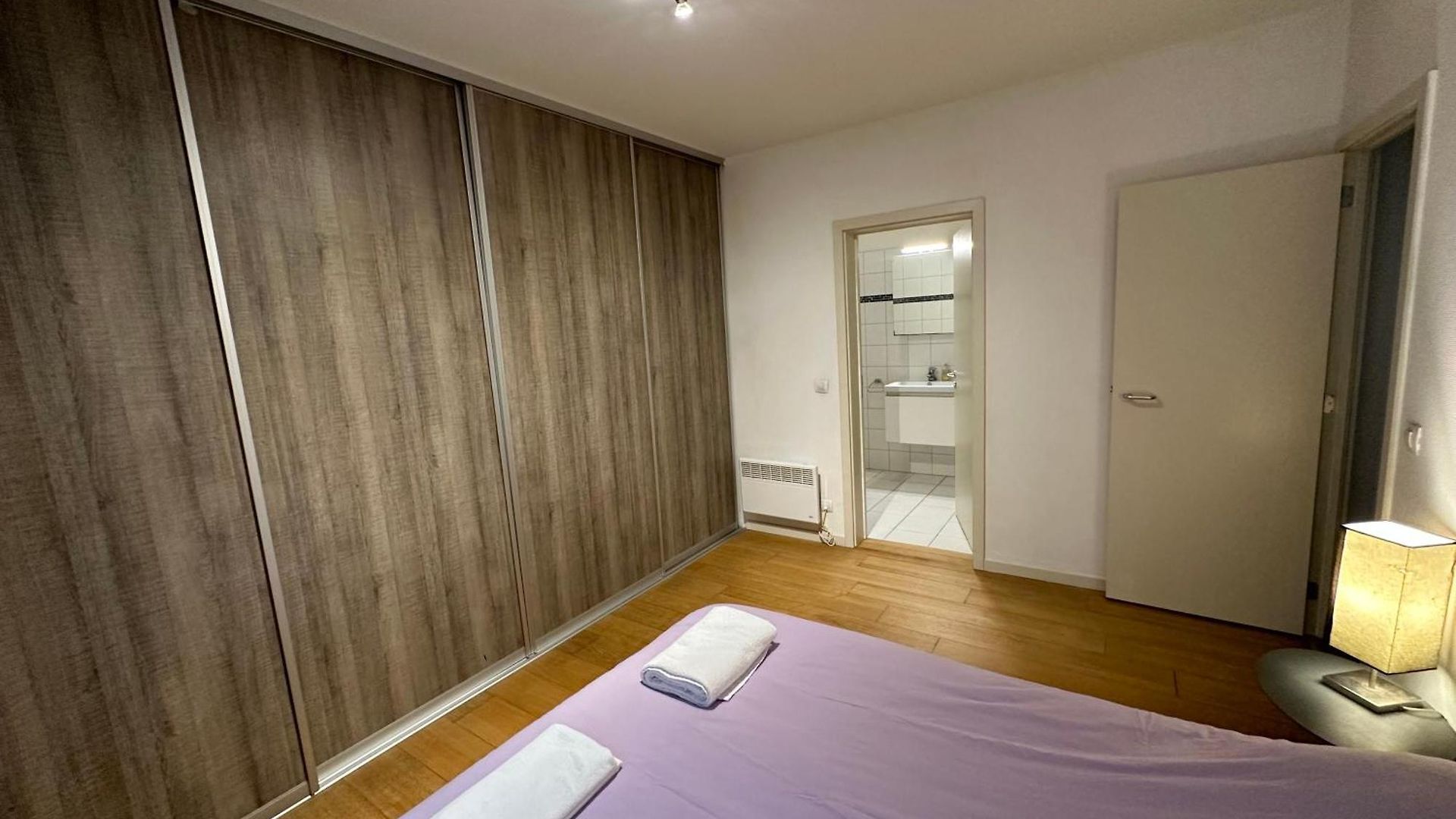 Apartment 3 Bedroom In Center With Balcony View Brussels