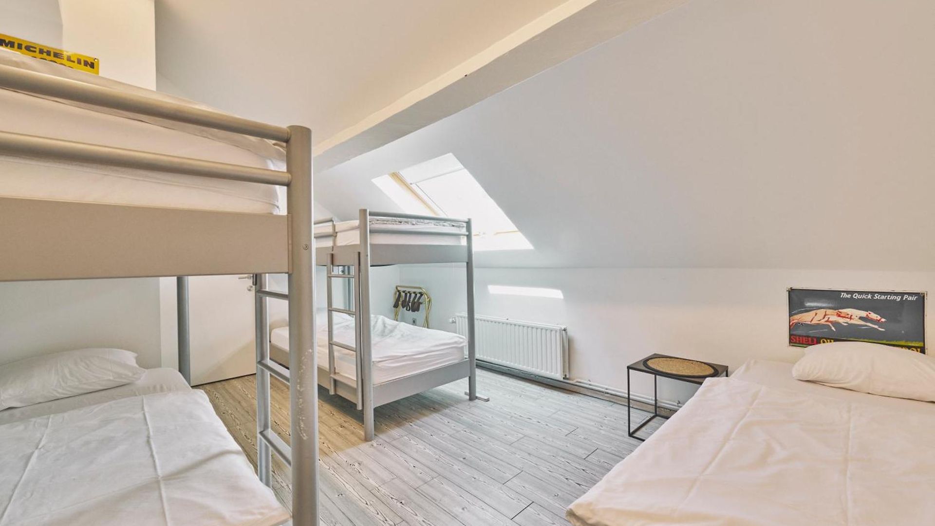 Hostel The Legacy By 2go4 Center