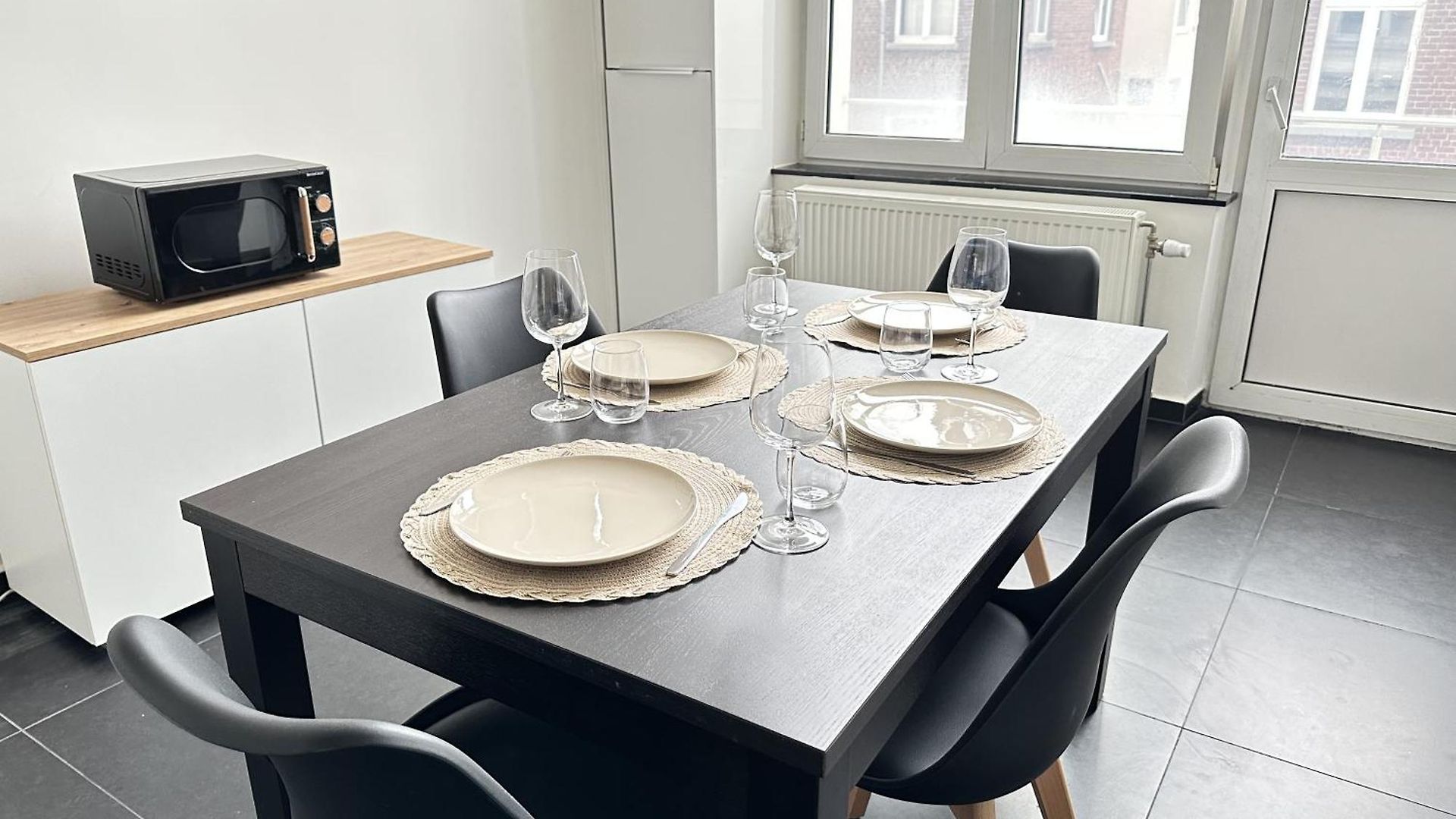 Trendy Flat In *