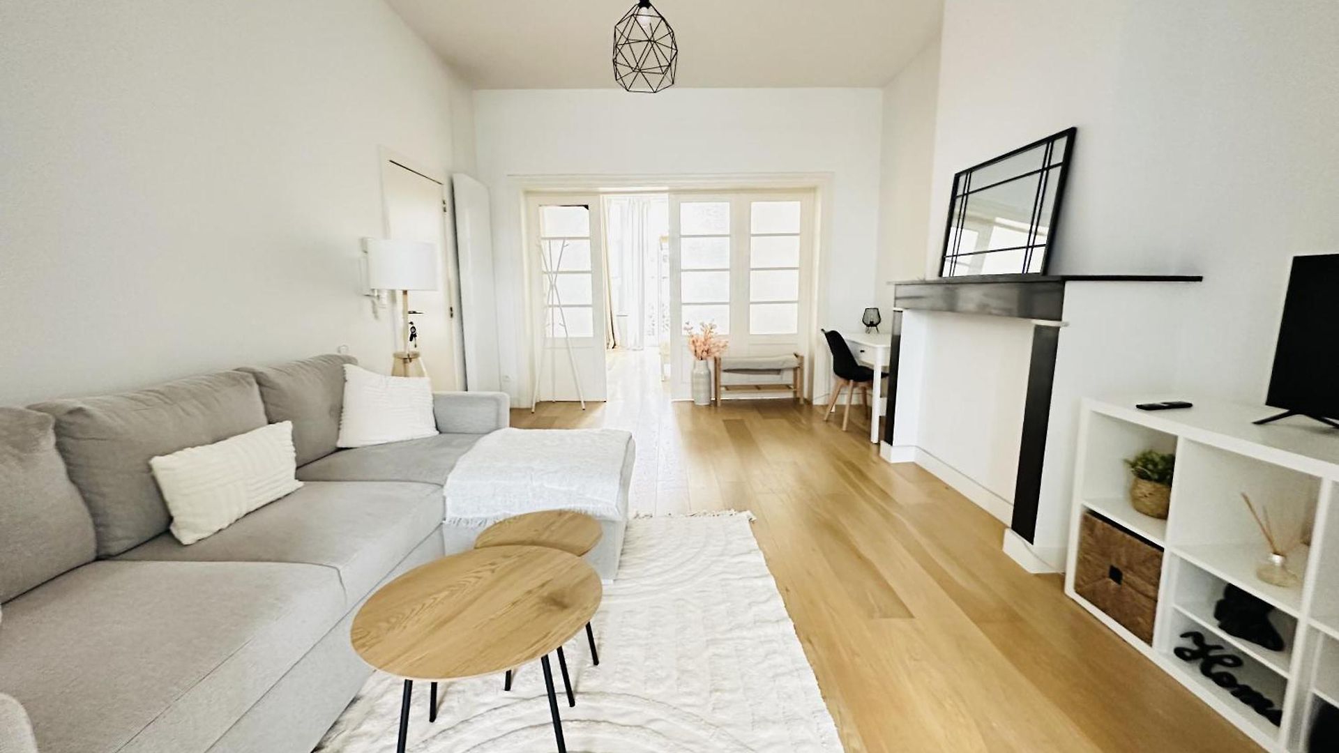 Trendy Flat In