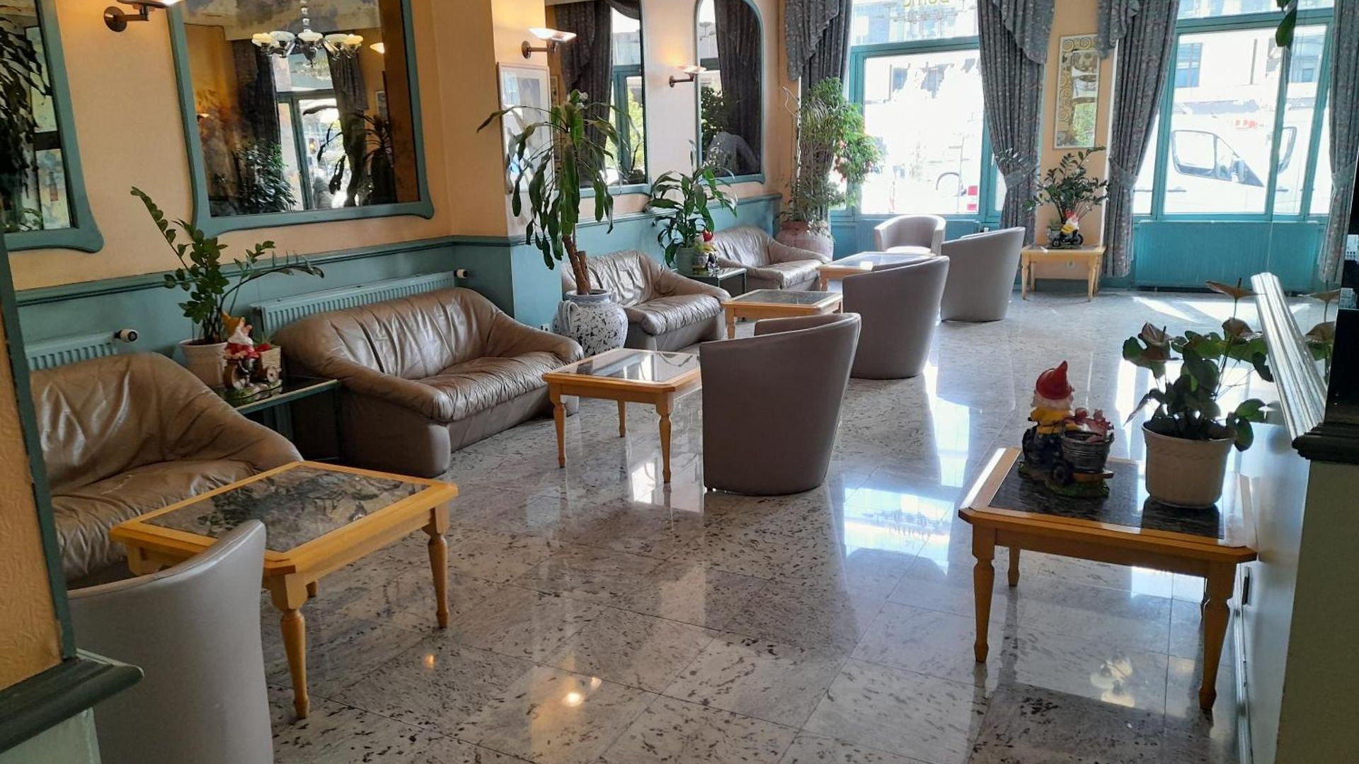 Le Dome Hotel