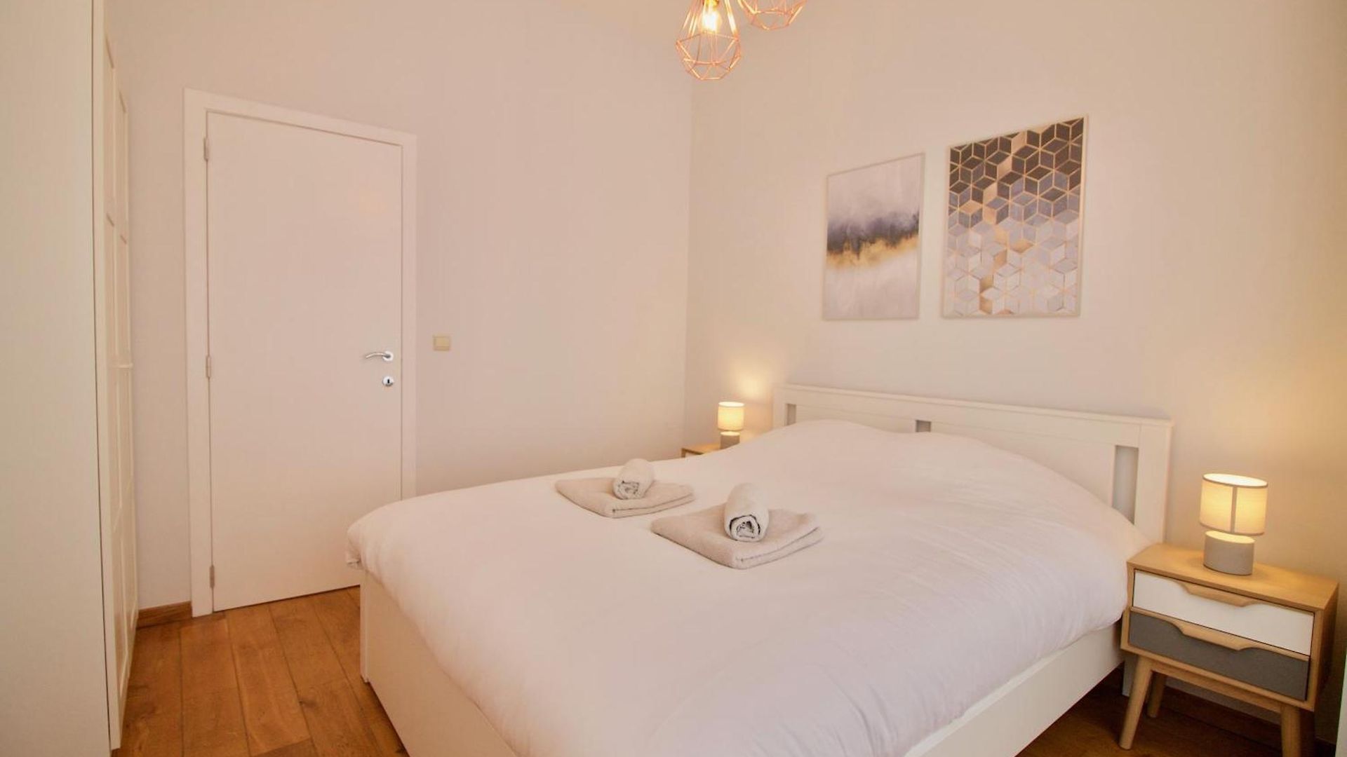 Heart Of Grand Place - Stunning 3br Triplex