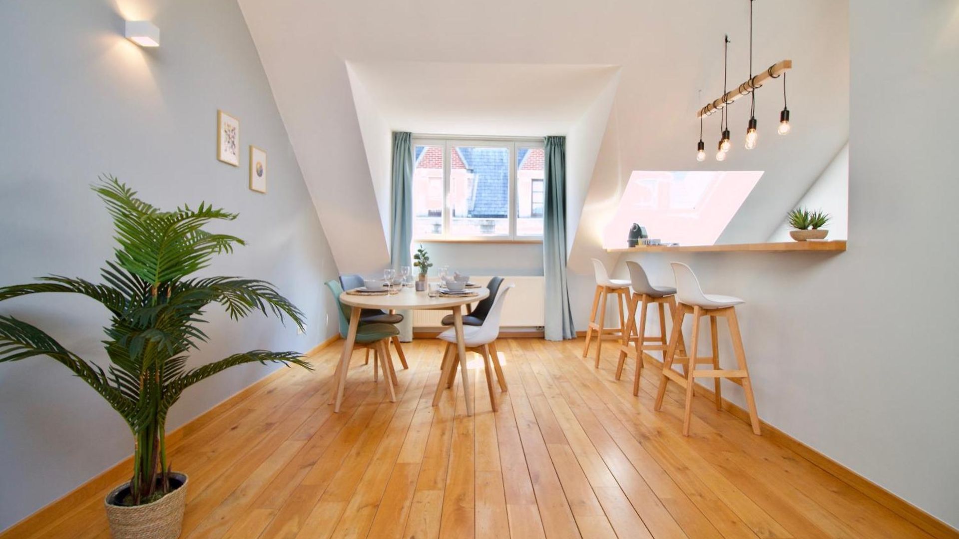 Heart Of Grand Place - Stunning 2br Duplex Apartment
