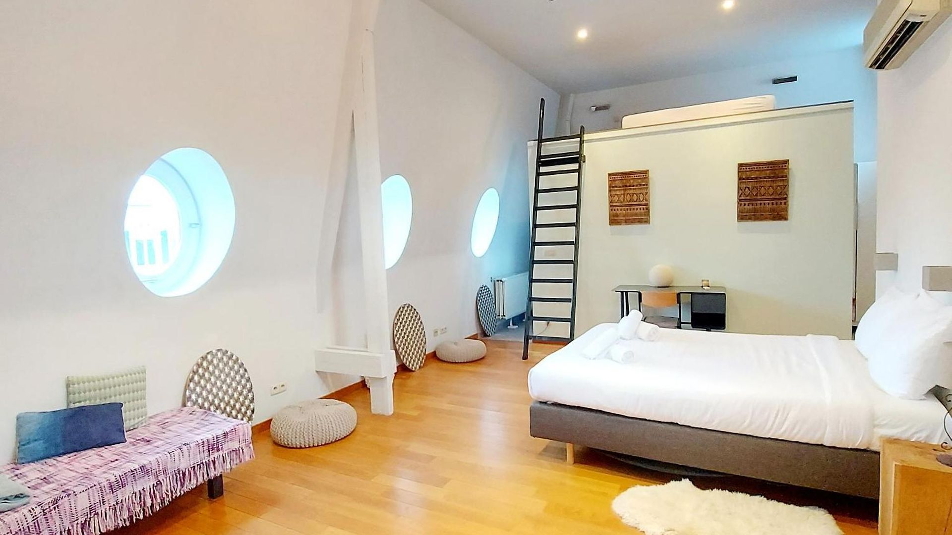 New Stylish Grand Place Center Duplex *