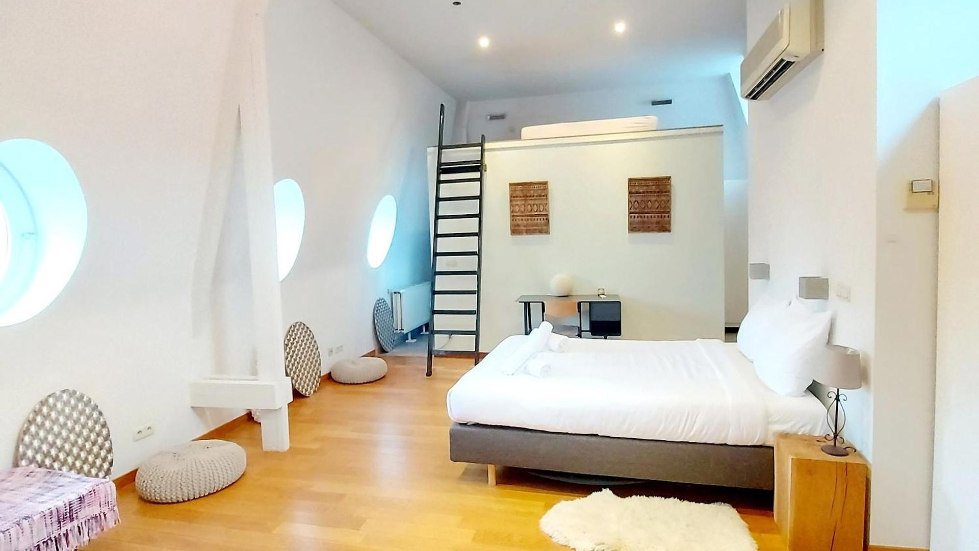 New Stylish Grand Place Center Duplex Appartement