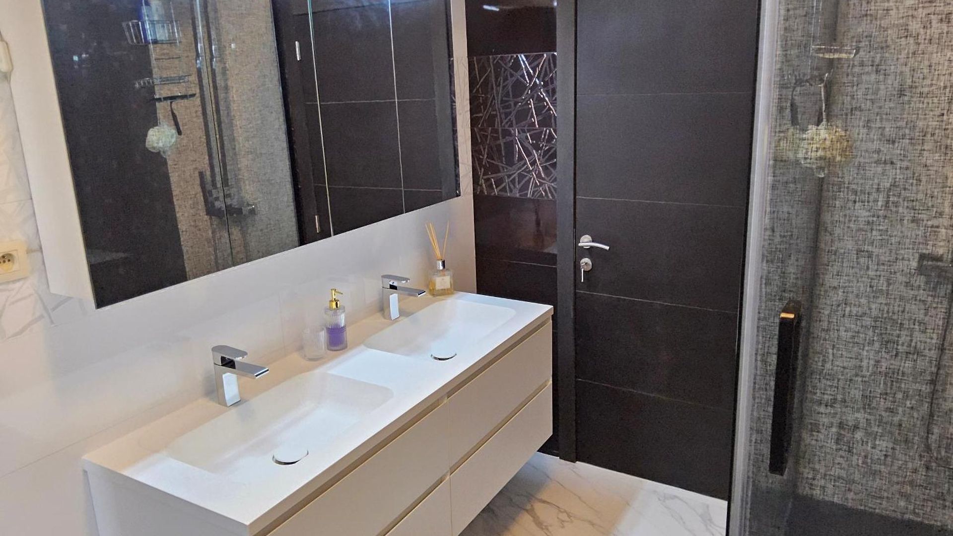 Homestay Deluxe Au 2eme Etage, Double Au 4eme Etage Not A *