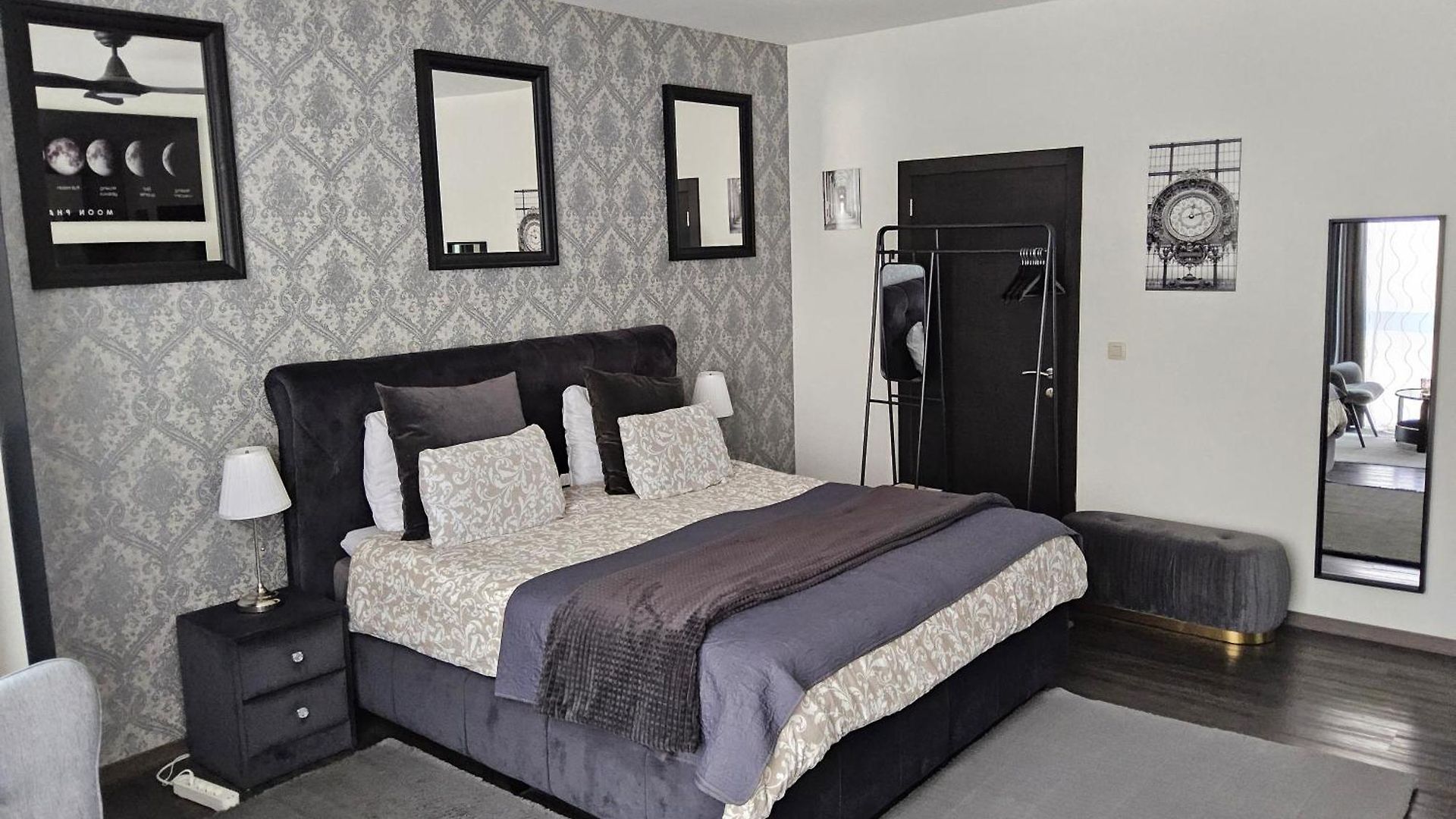 Deluxe Au 2eme Etage, Double Au 4eme Etage Not A