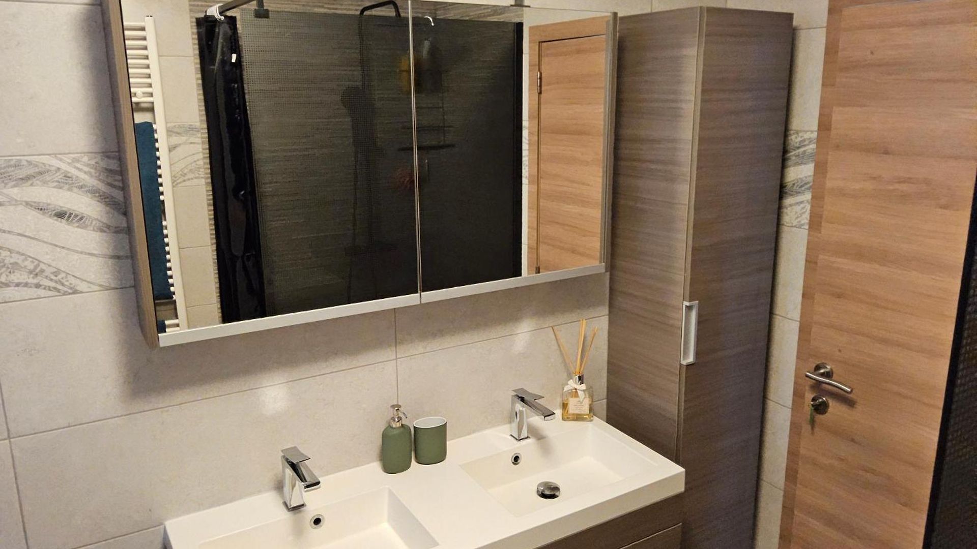 Homestay Deluxe Au 2eme Etage, Double Au 4eme Etage Not A