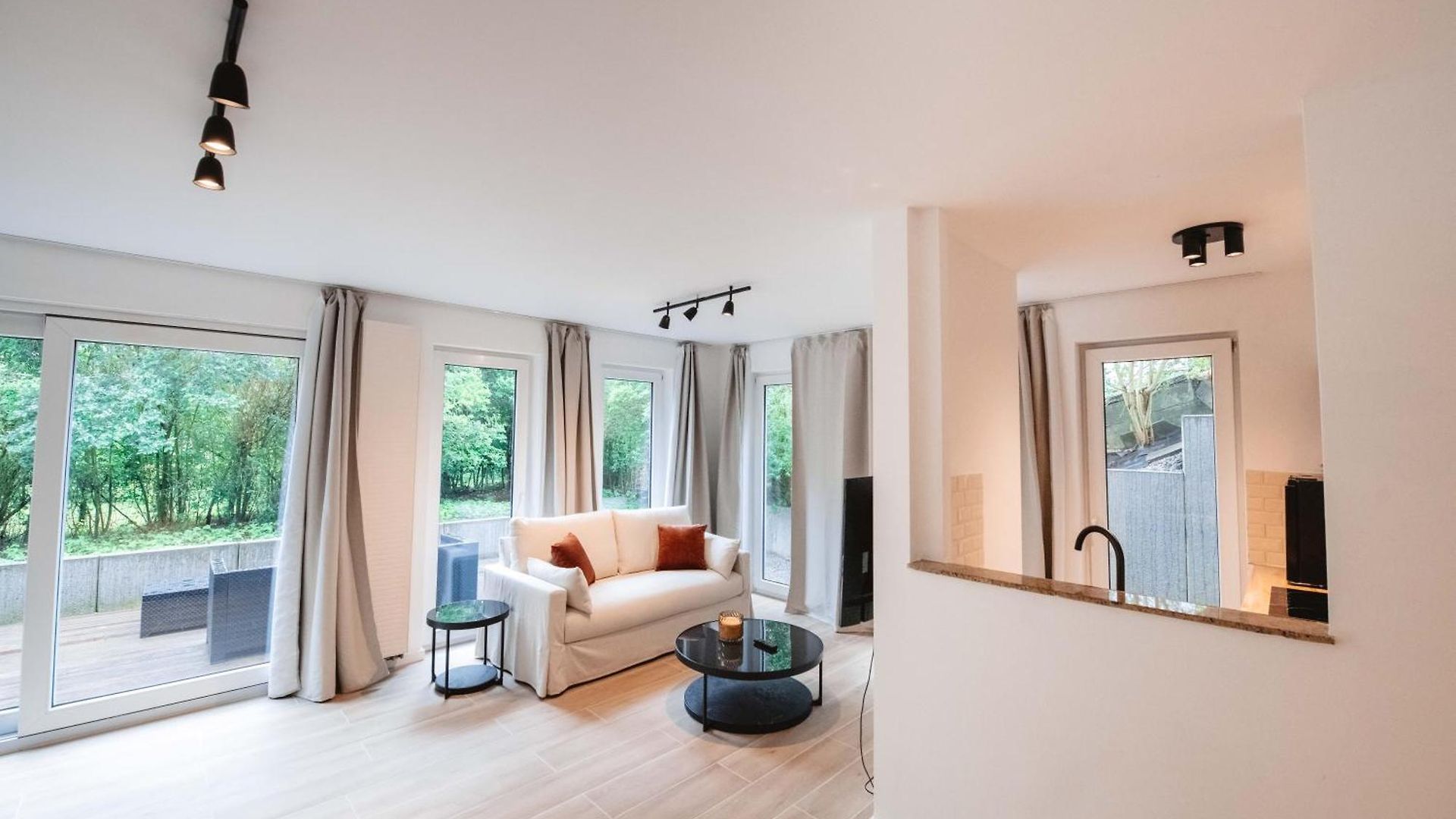 K-suites * Brussels
