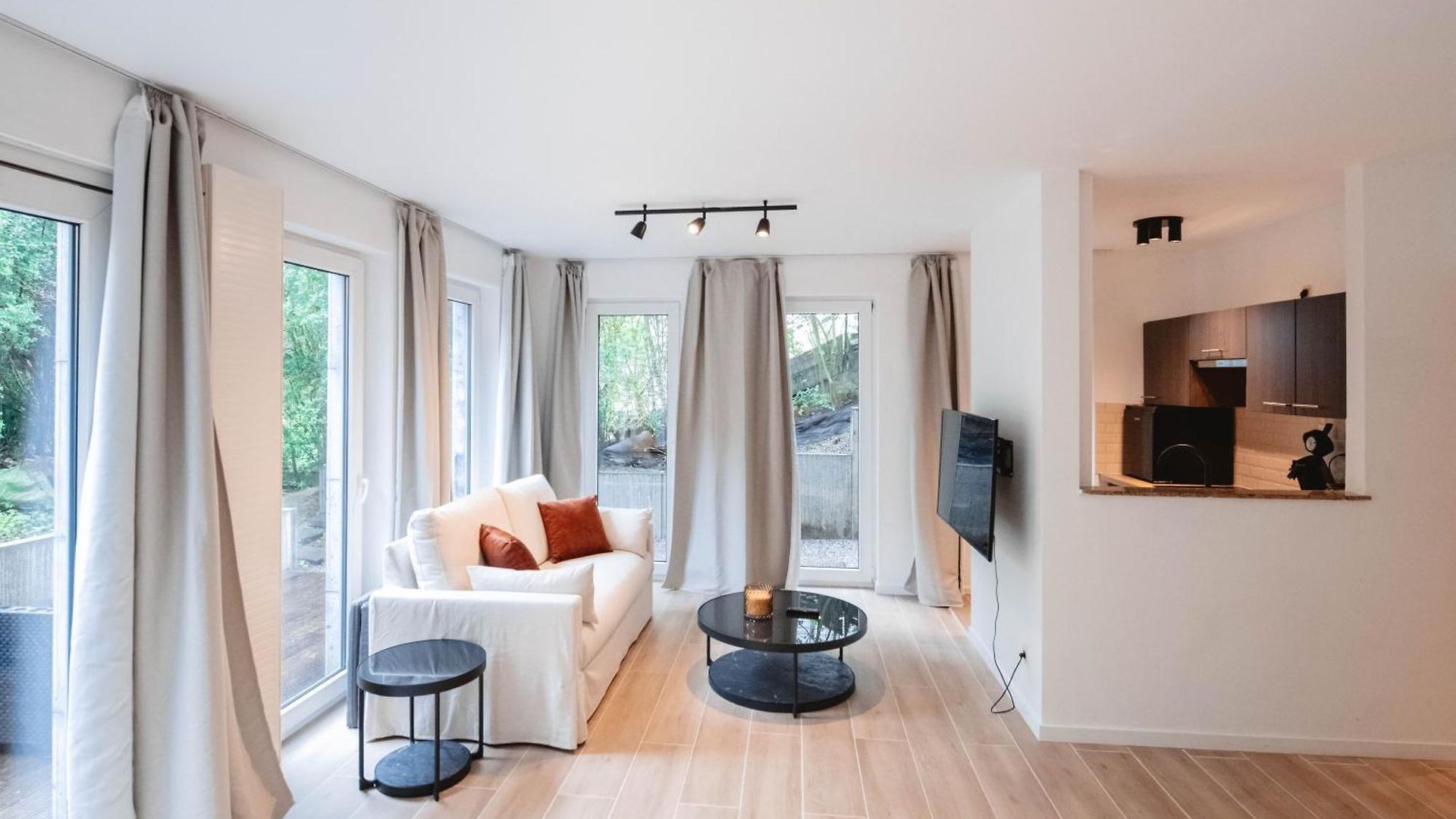 K-suites * Brussels