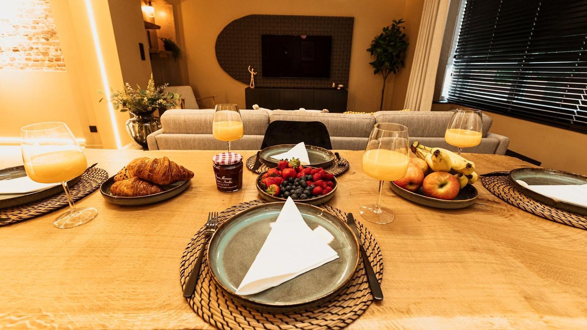 Golden Dove Luxury *
