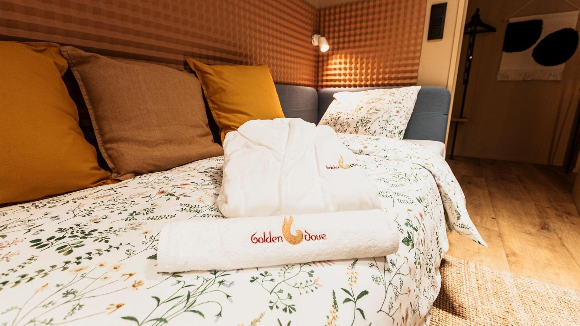 Golden Dove Luxury *