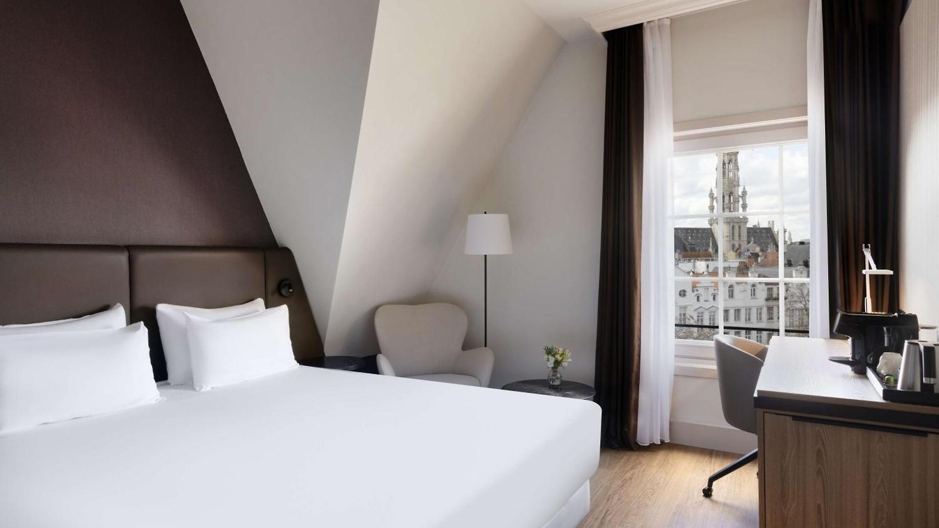Nh Carrefour De L'europe Hotel 4*