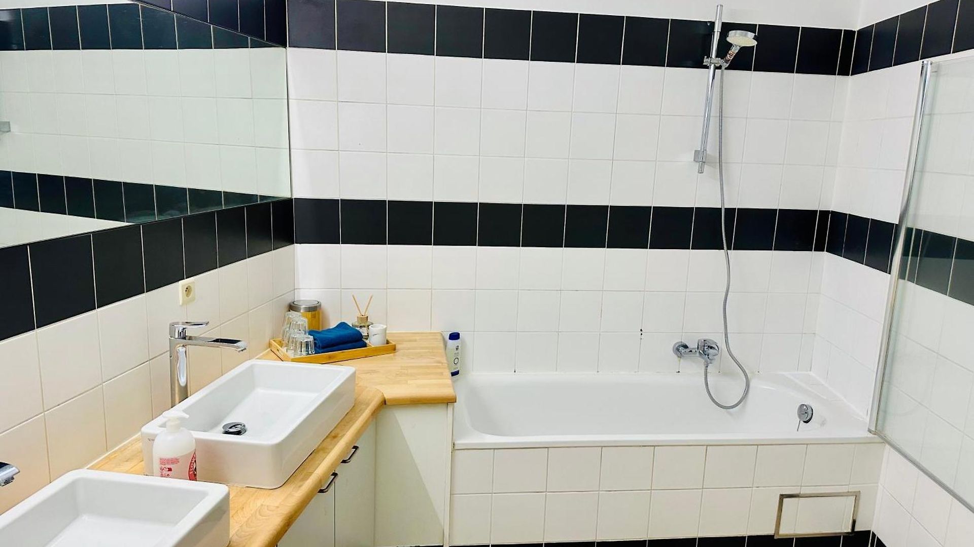 Oasis-spacious Loft In Excellent Location Apartment *