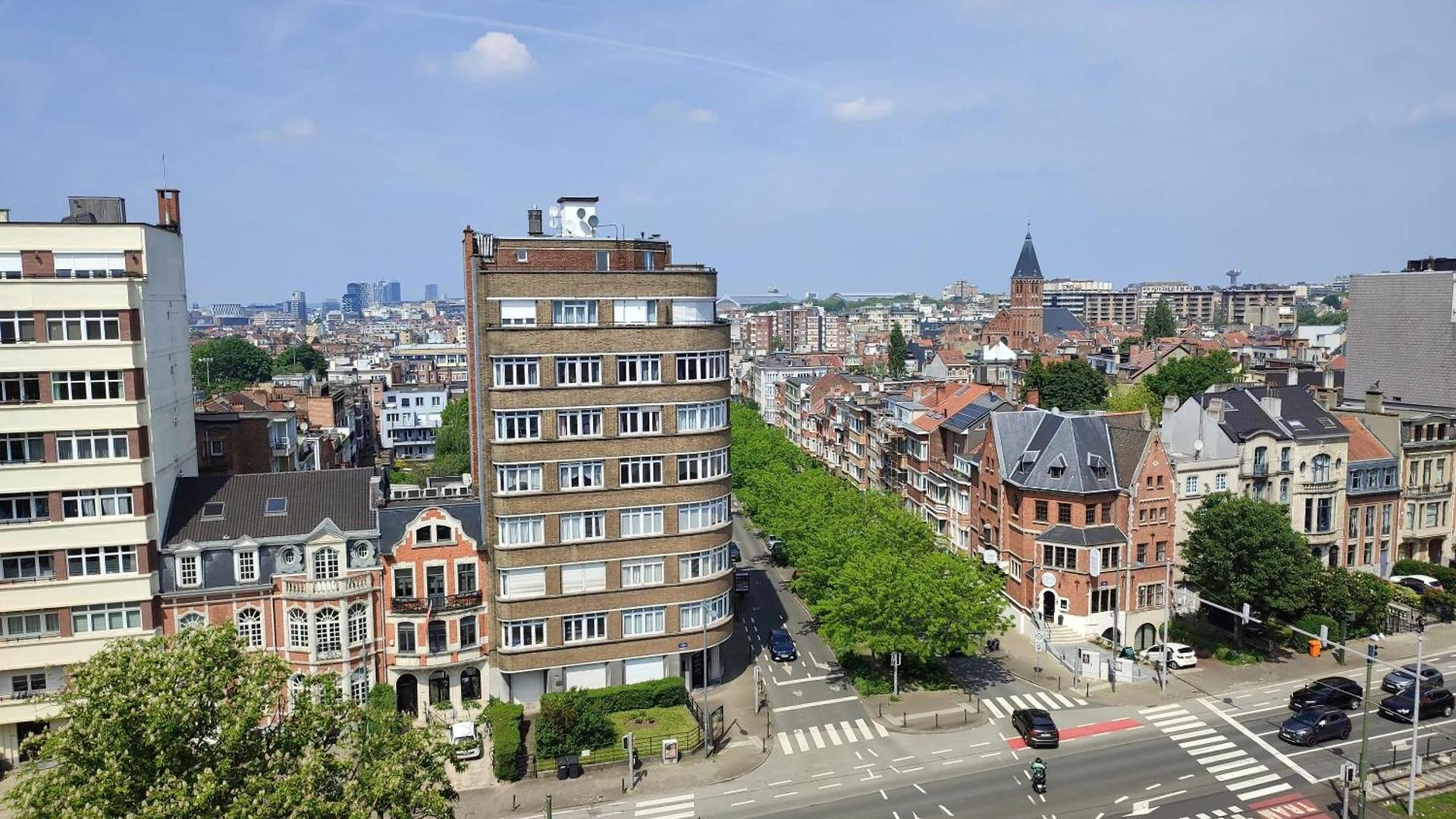 Charming In Etterbeek 70 M² With Balcony Apartment