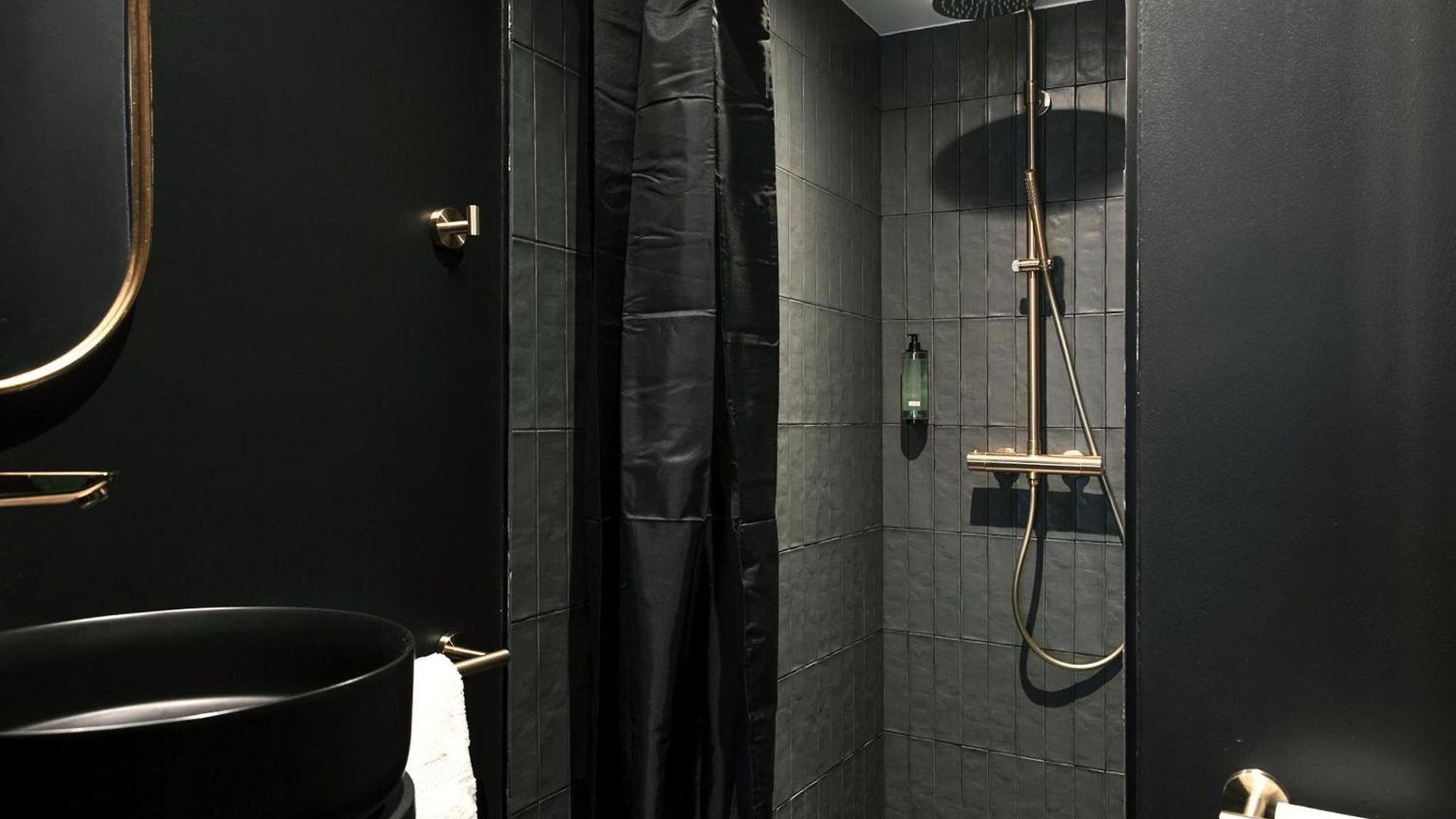 Bed & Breakfast Secret Walls 3*