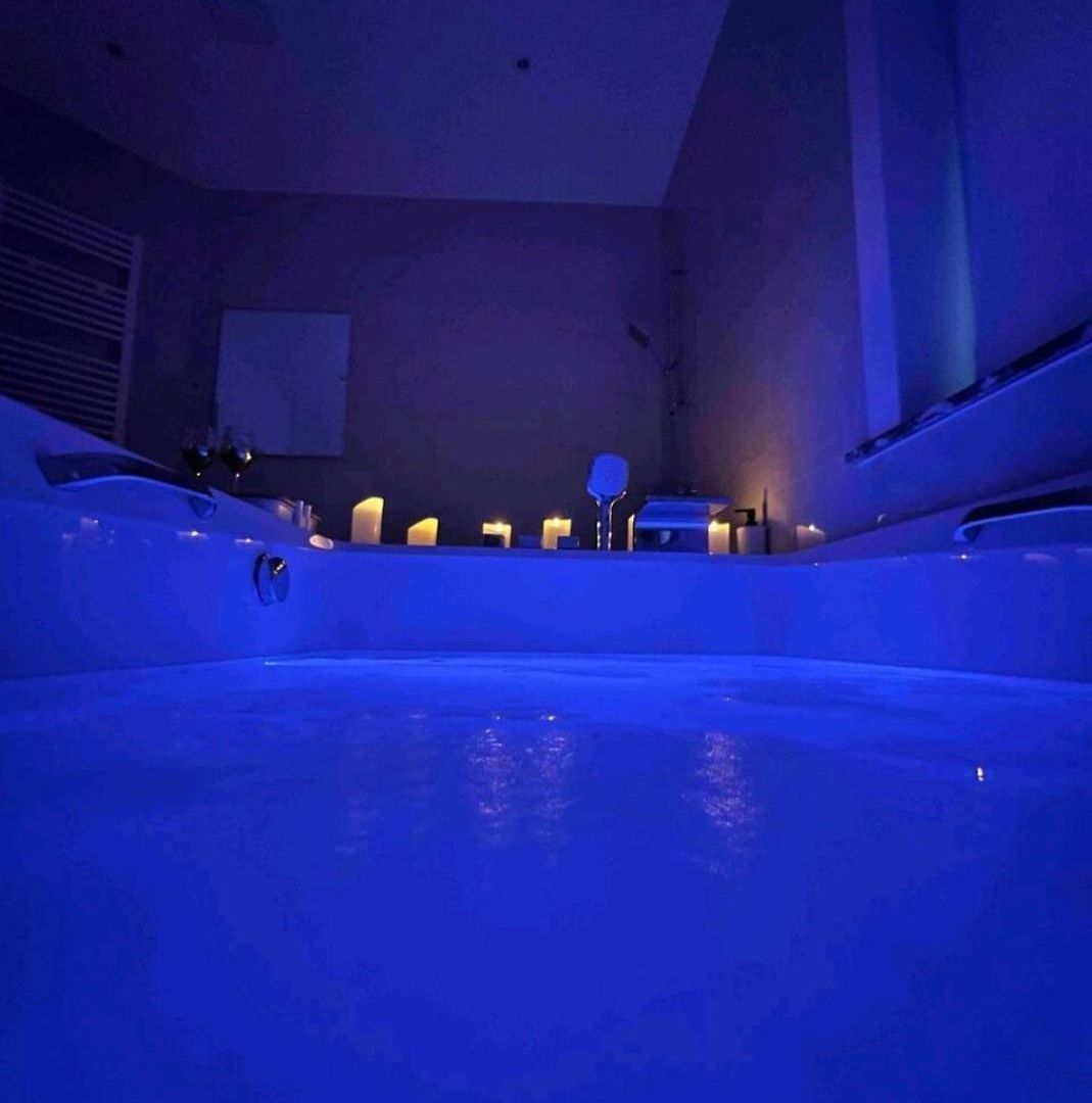 Sublime Calme Cosy & Jacuzzi Brussels