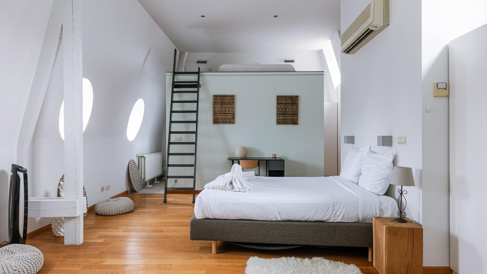 New Stylish Grand Place Center Duplex