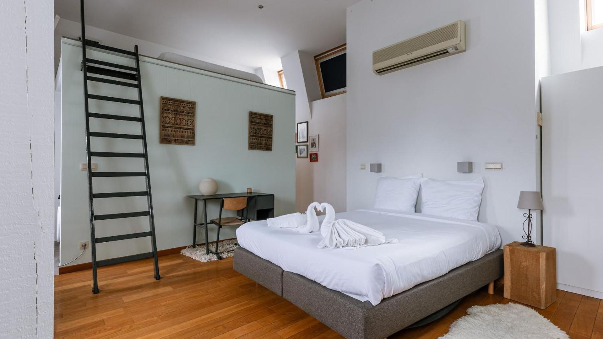 New Stylish Grand Place Center Duplex Appartement