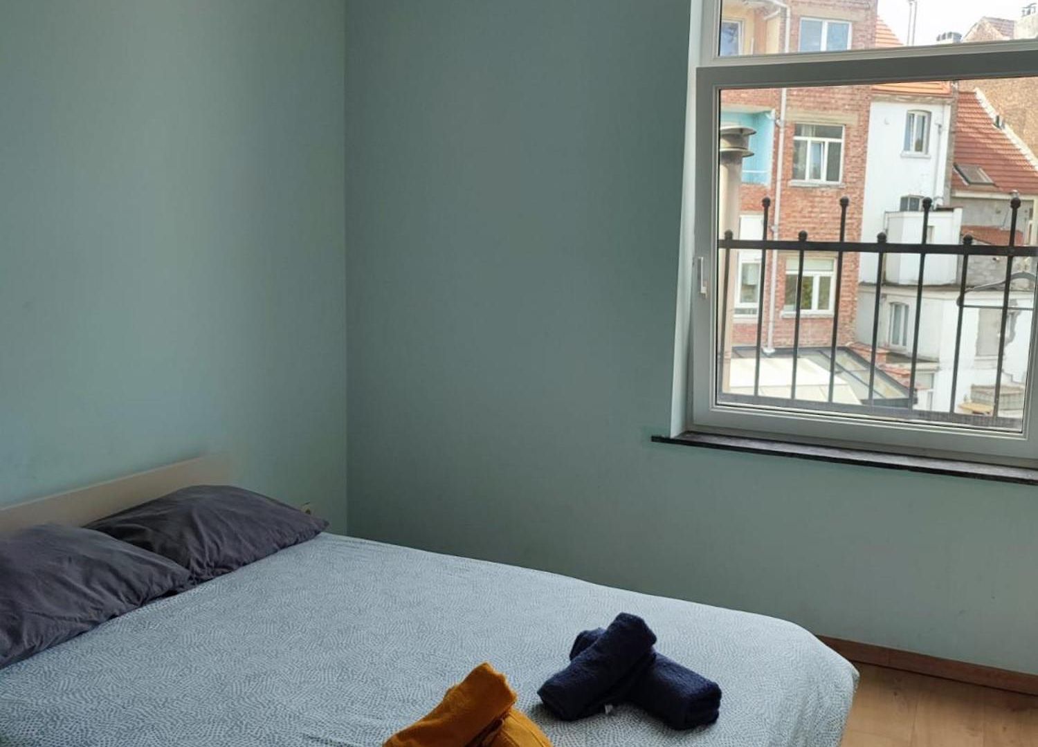 Confortable Avec Un Lit Double A Schaerbeek Cle Bleu Brussel