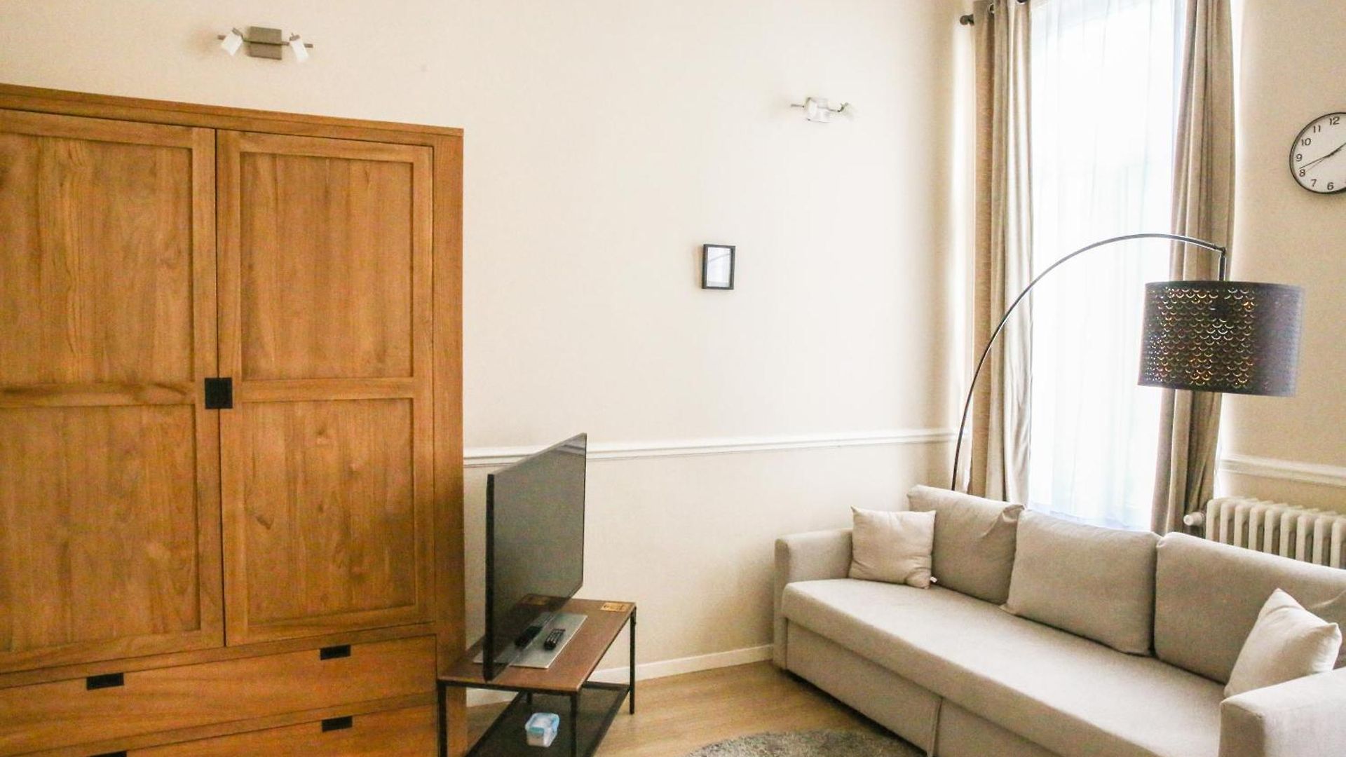 Apartment Centre *
