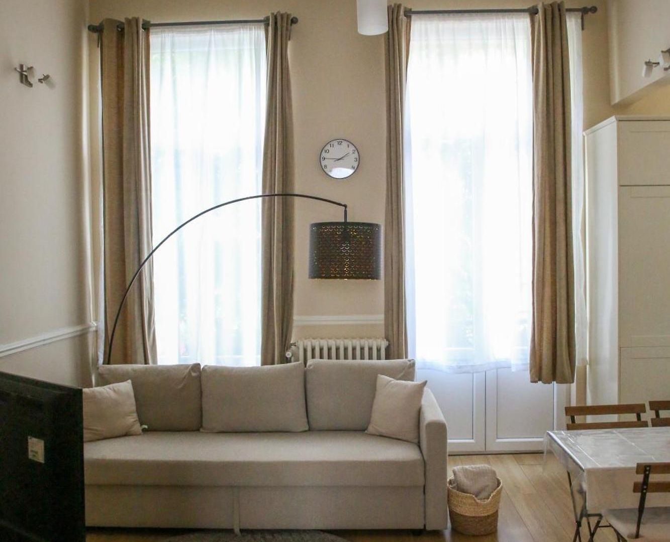 Apartment Centre *