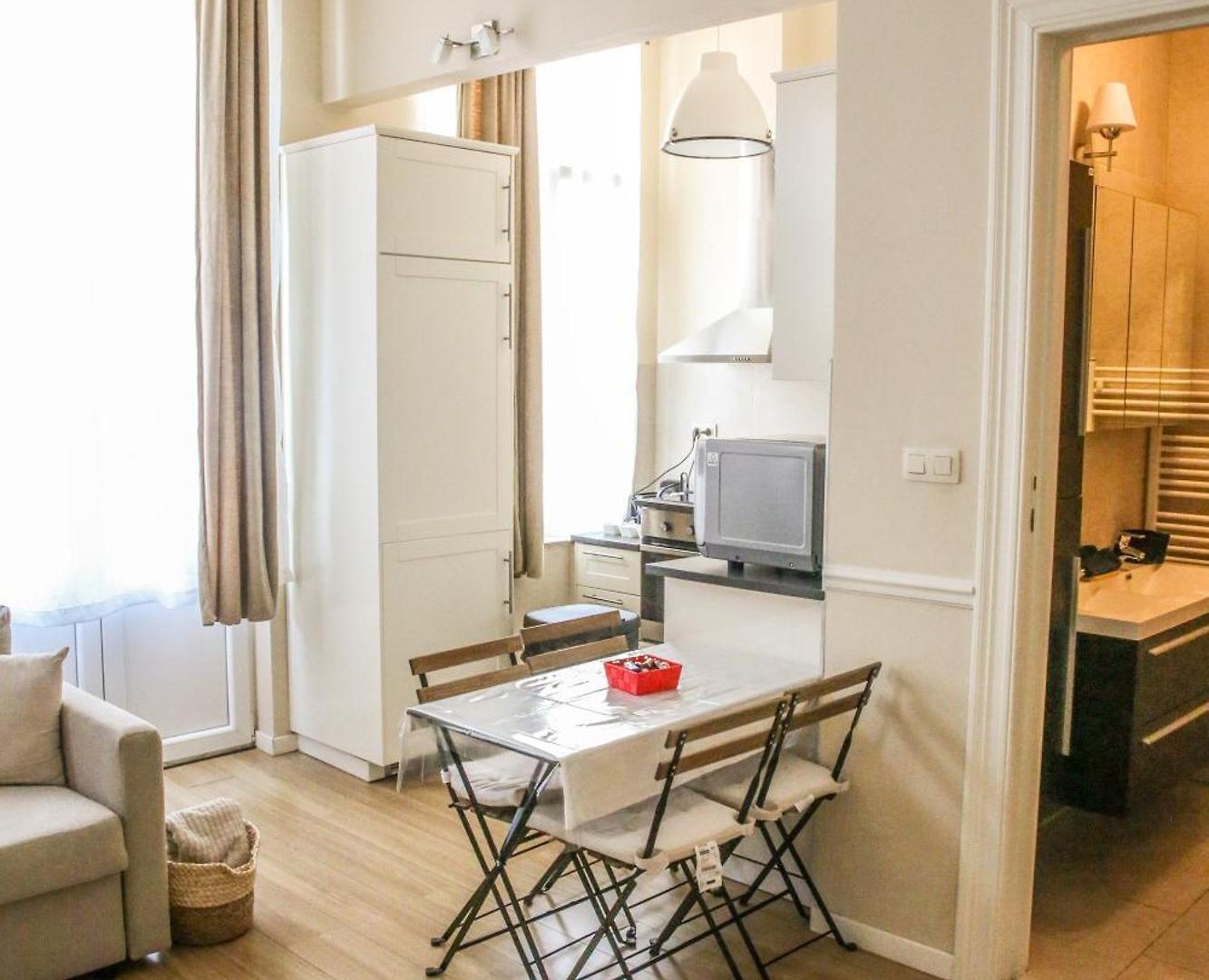 Apartment Centre *