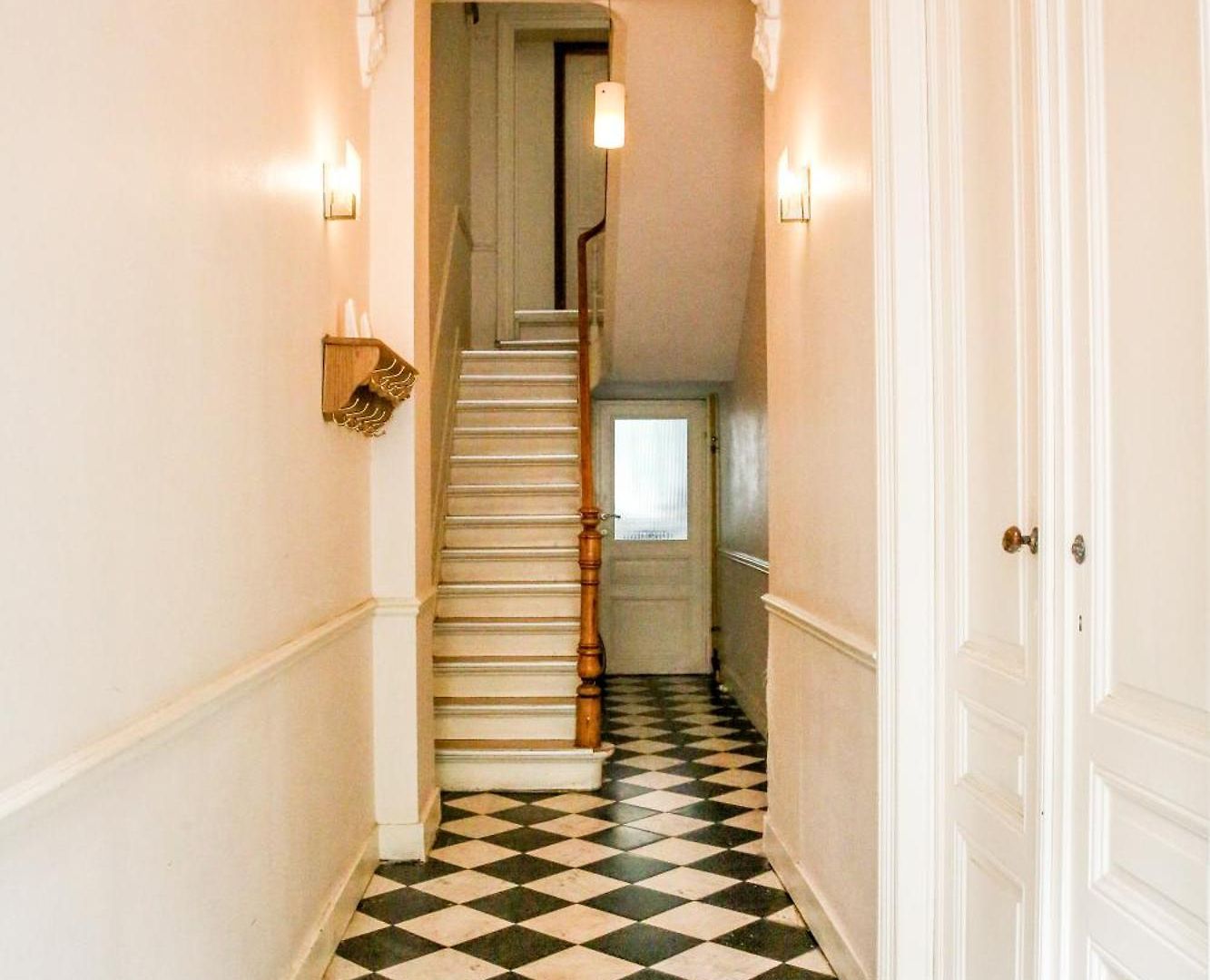 Apartment Centre