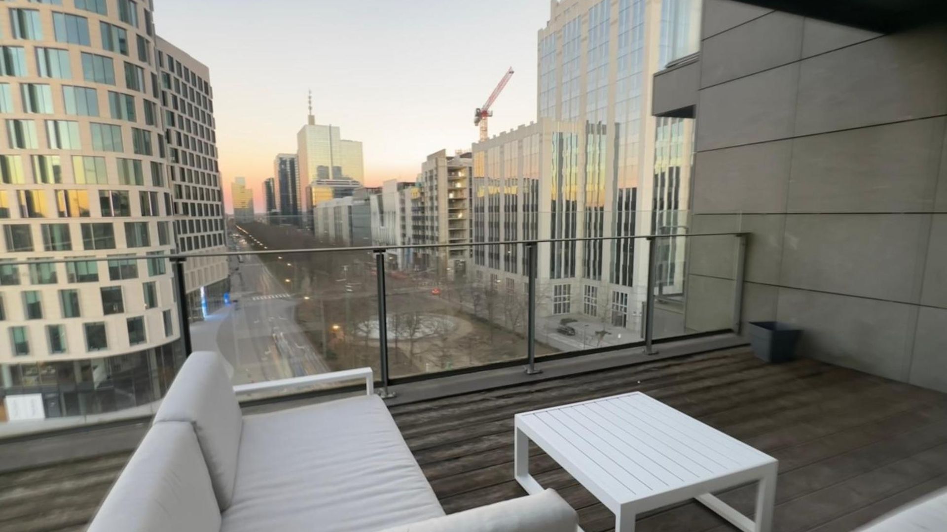 Apartment With Balcony In Center *