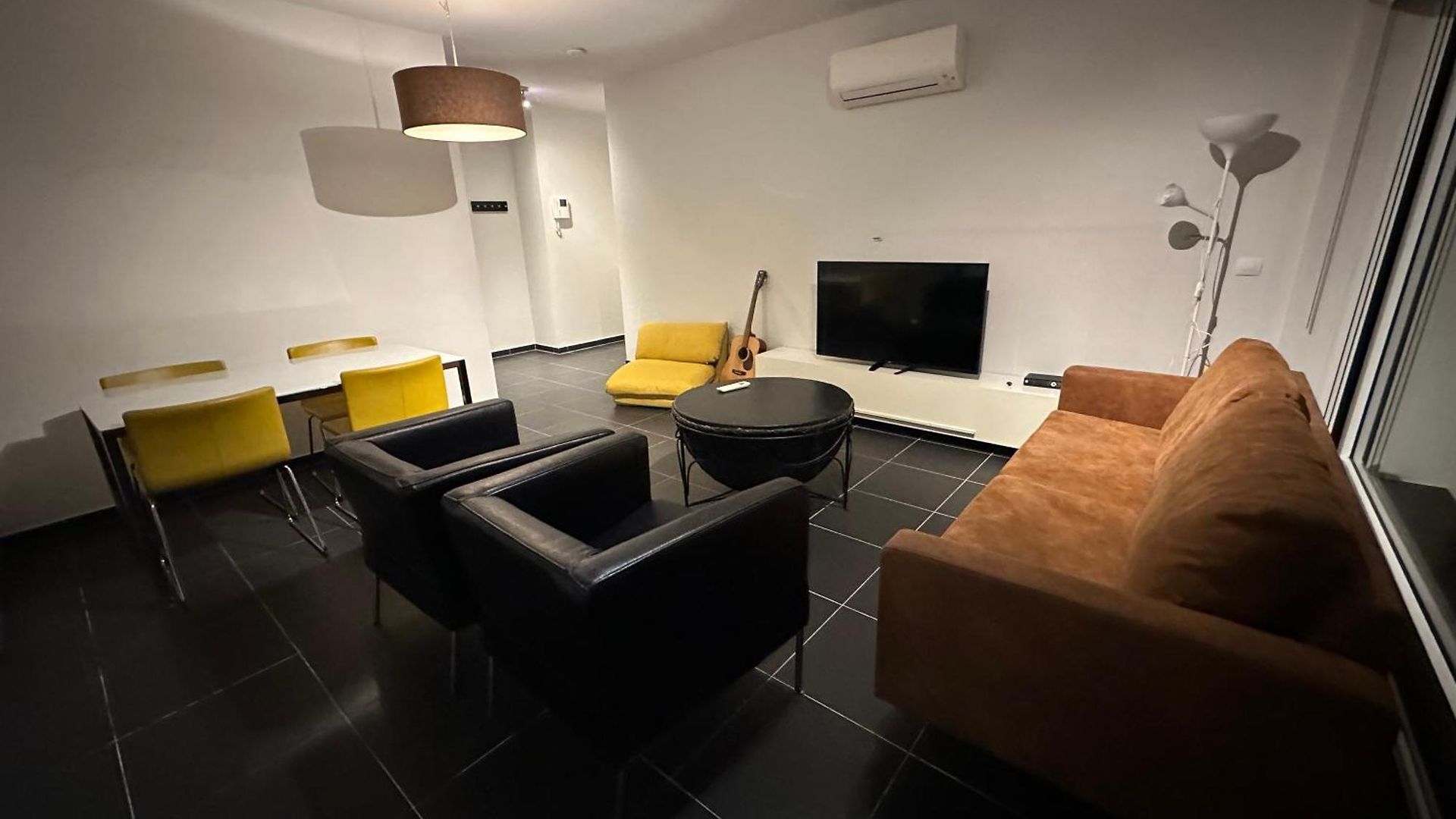 Apartment With Balcony In Center