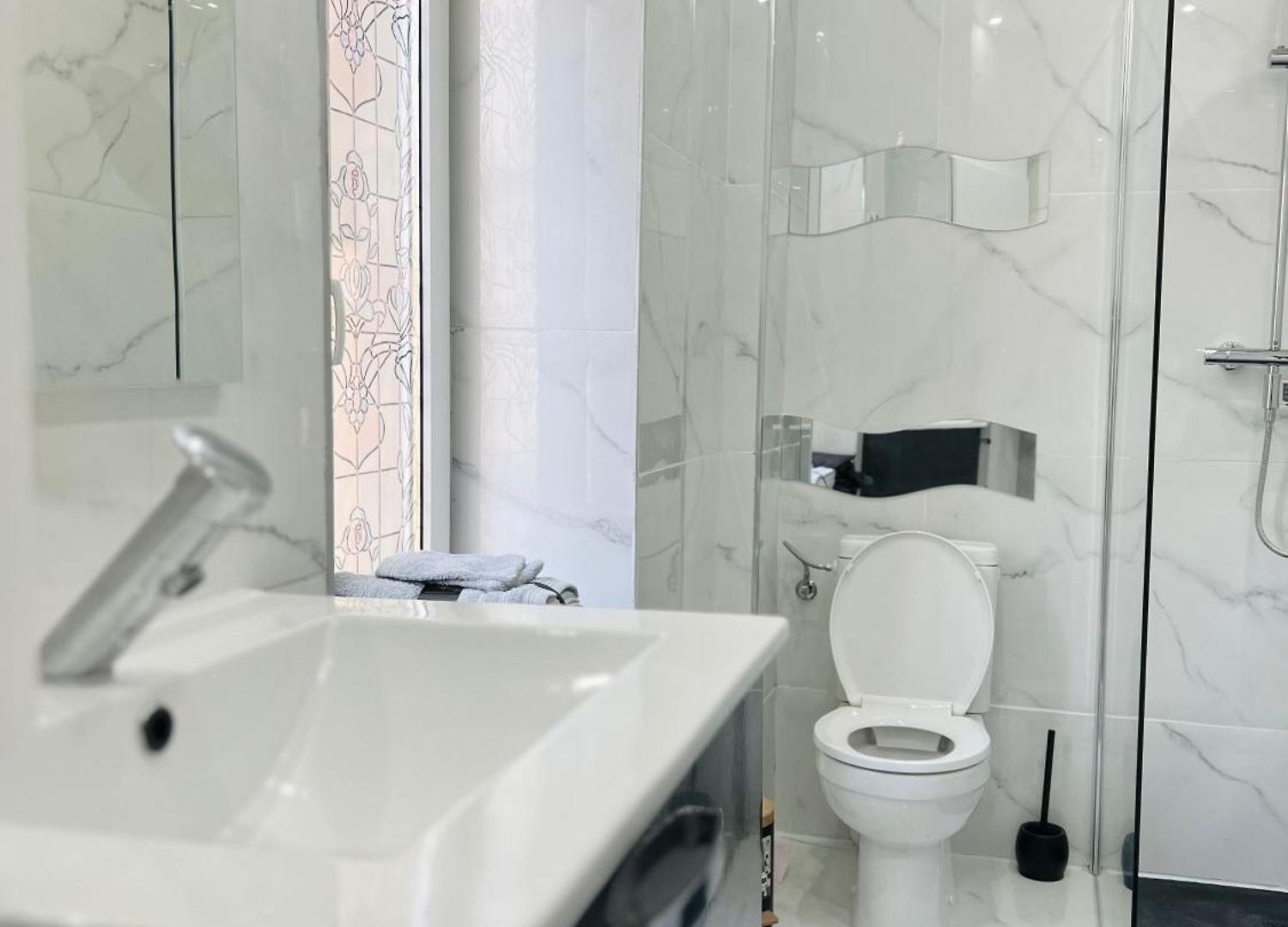 Apartment Renove Et Radieux A Brussels