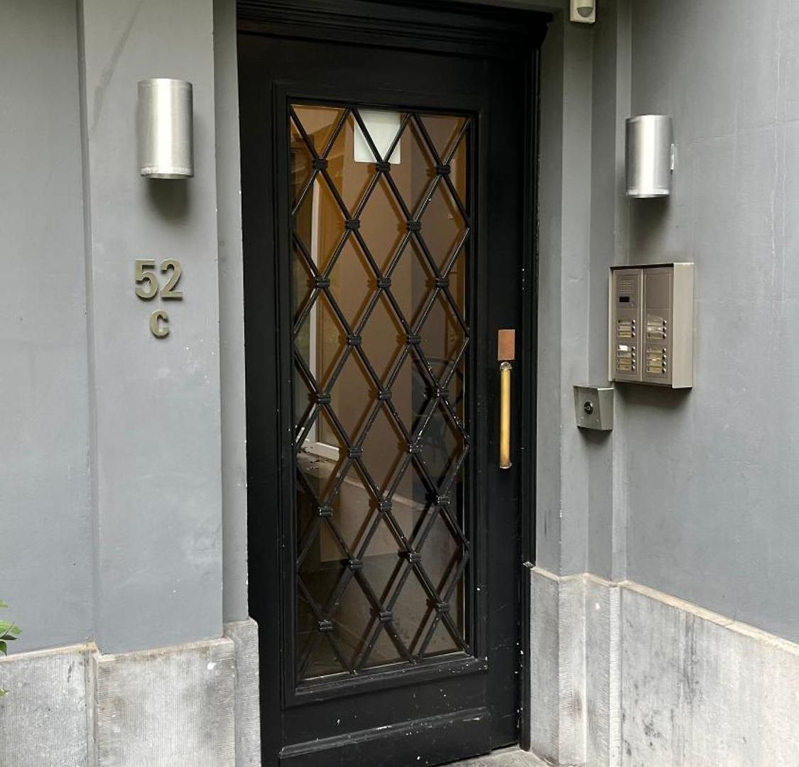 Two Bedroom Flat - Hyper Center Brussels