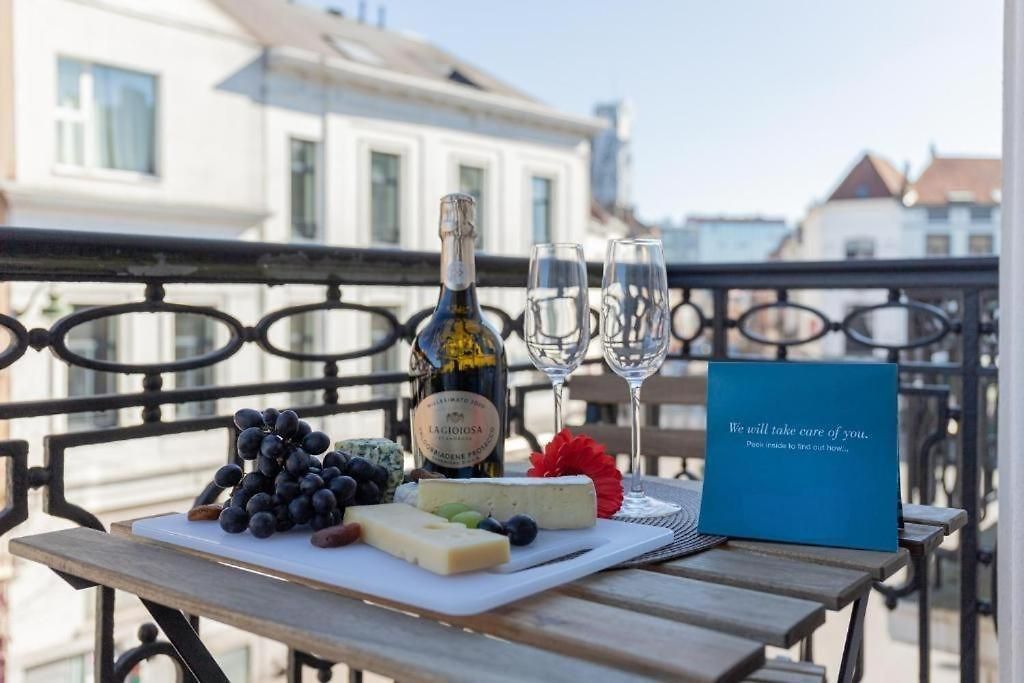 Sweett - Moliere Apartment *