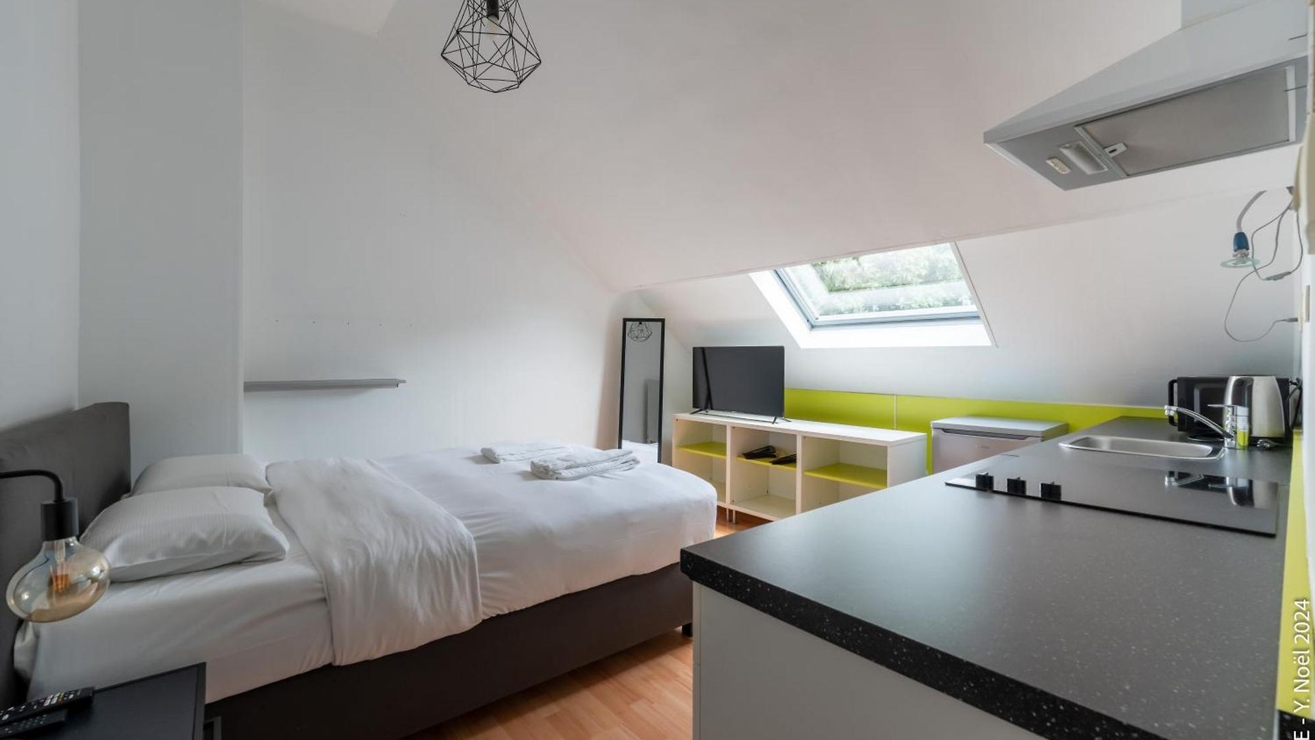 La Louve - Big Place & Garden - Parking Gratuit * Brussels