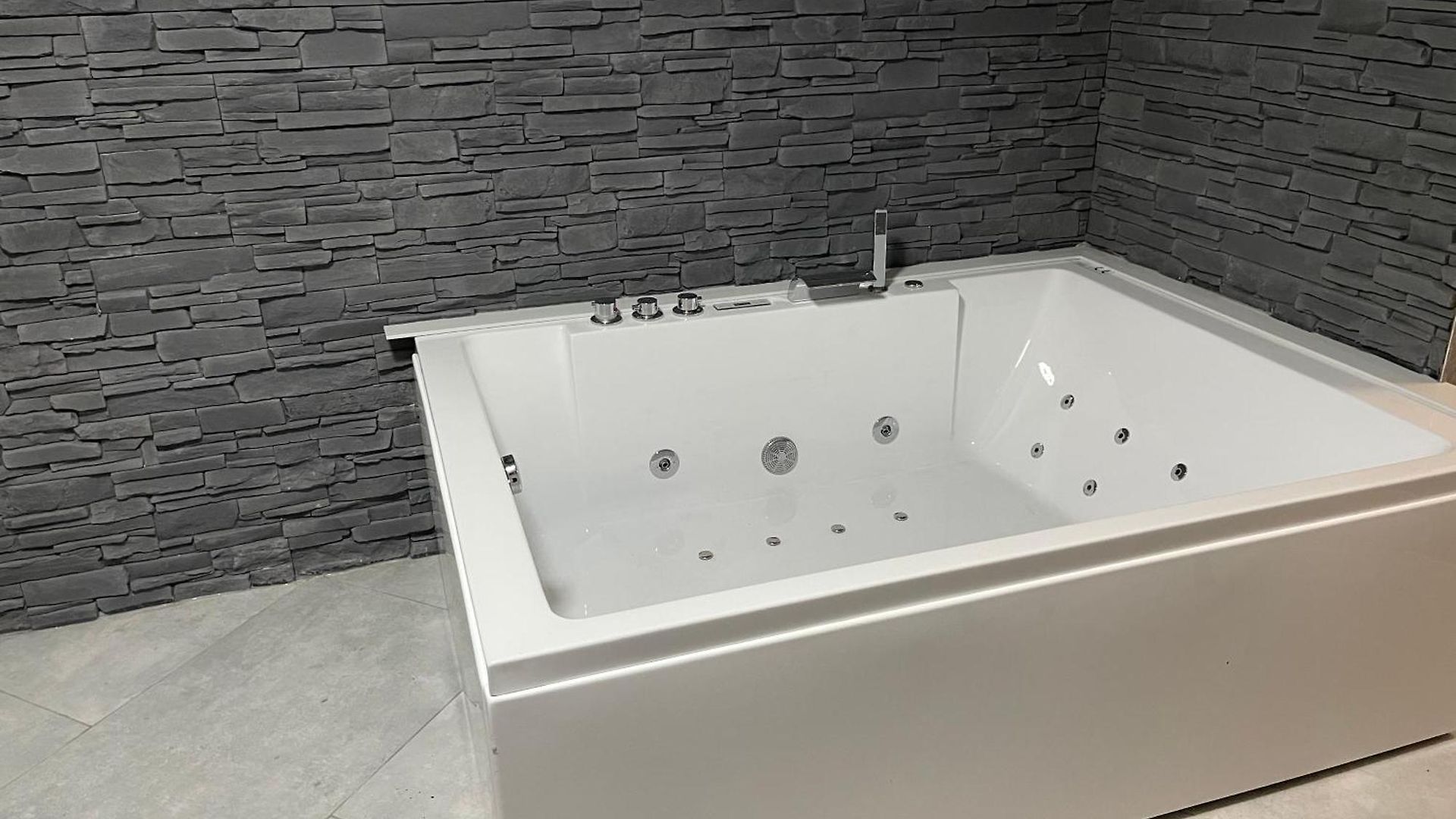 Jungle Romantic - Private Jacuzzi - Apartment *