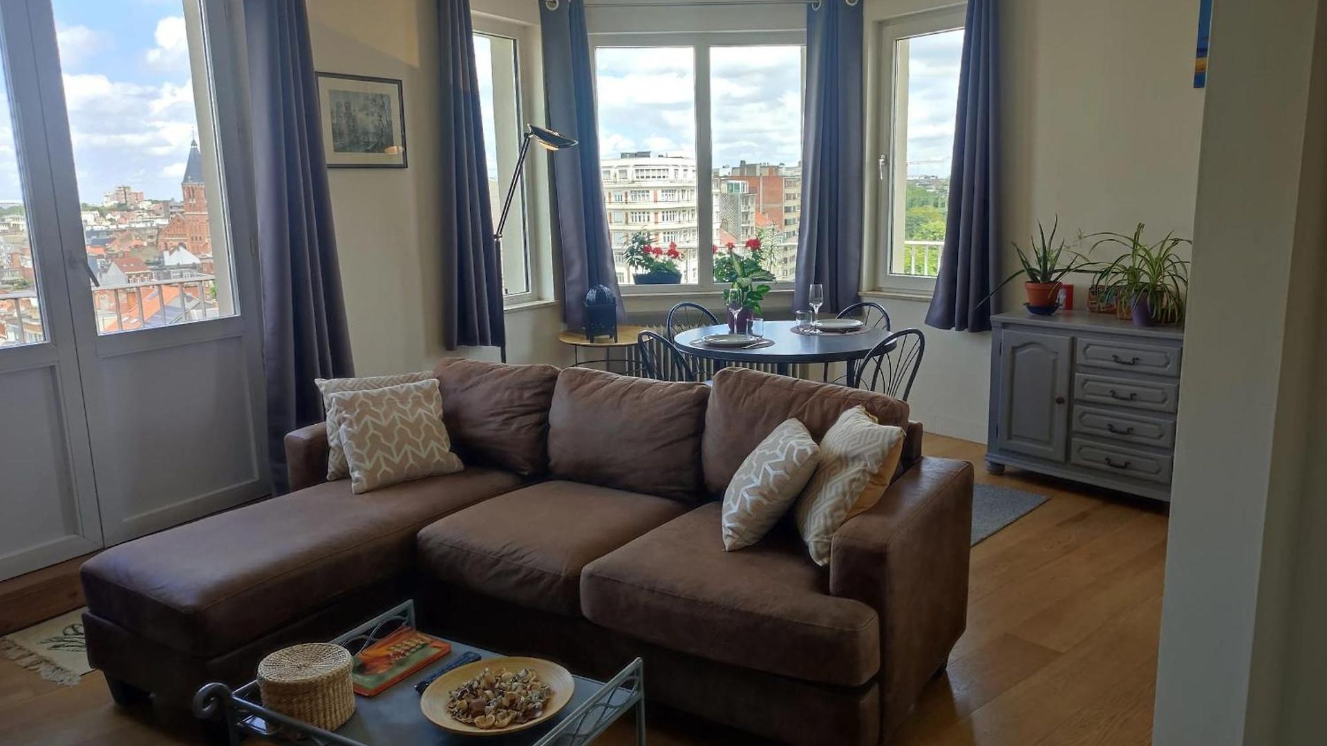 Apartment Charming In Etterbeek 70 M² With Balcony *