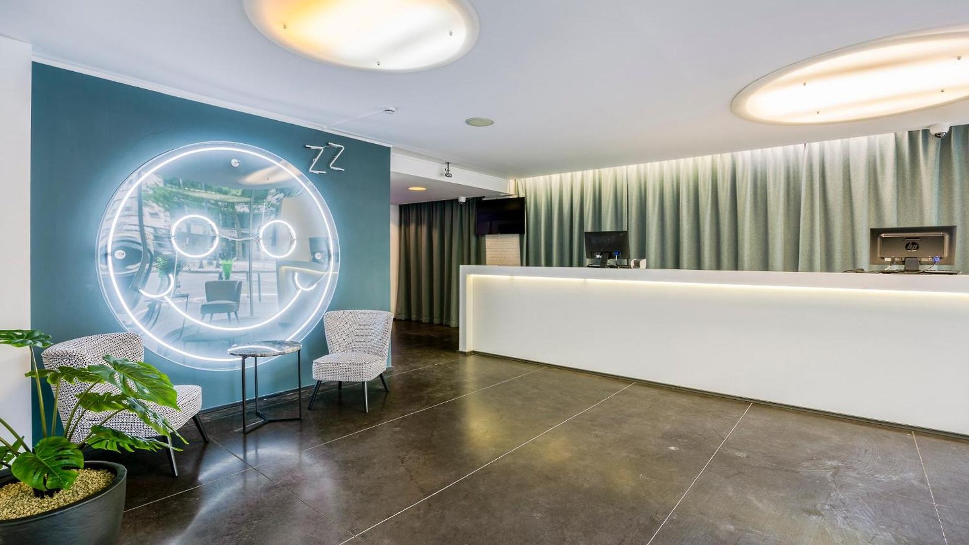 Ibis Styles Louise 3*