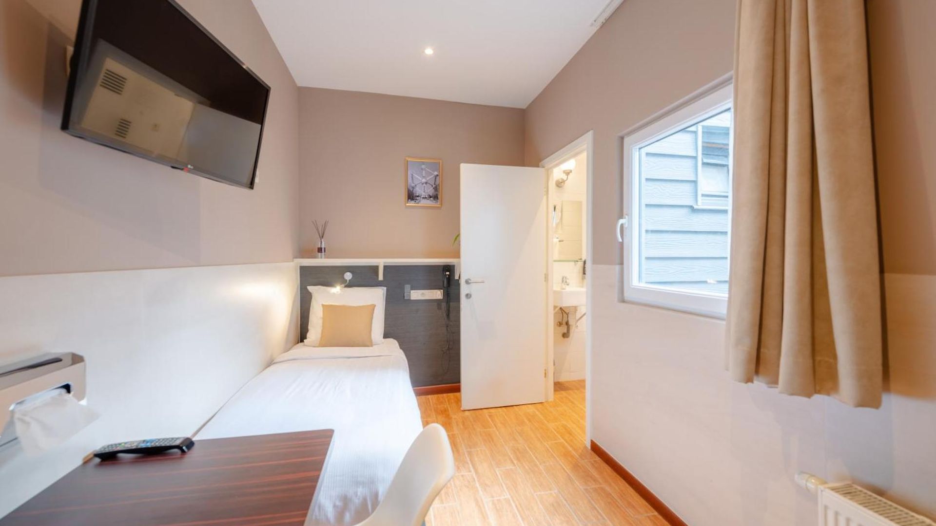 Hotel Barry 2*