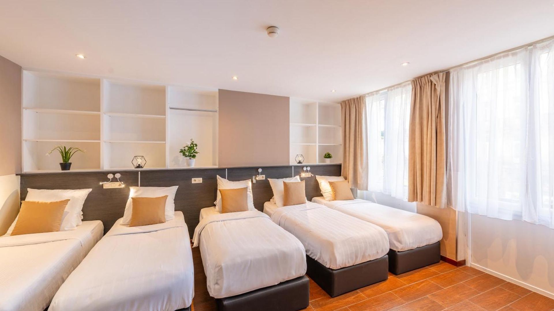 Hotel Barry 2*