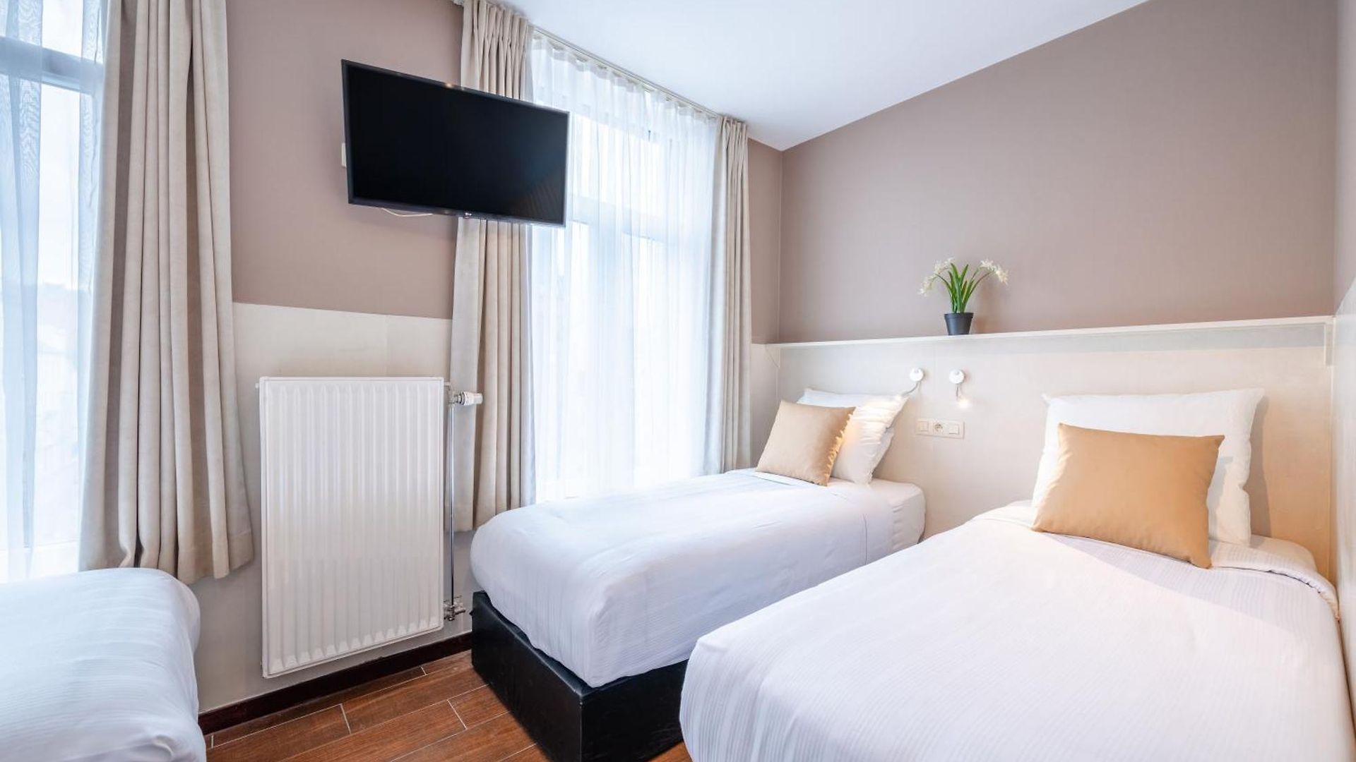 Barry Hotel