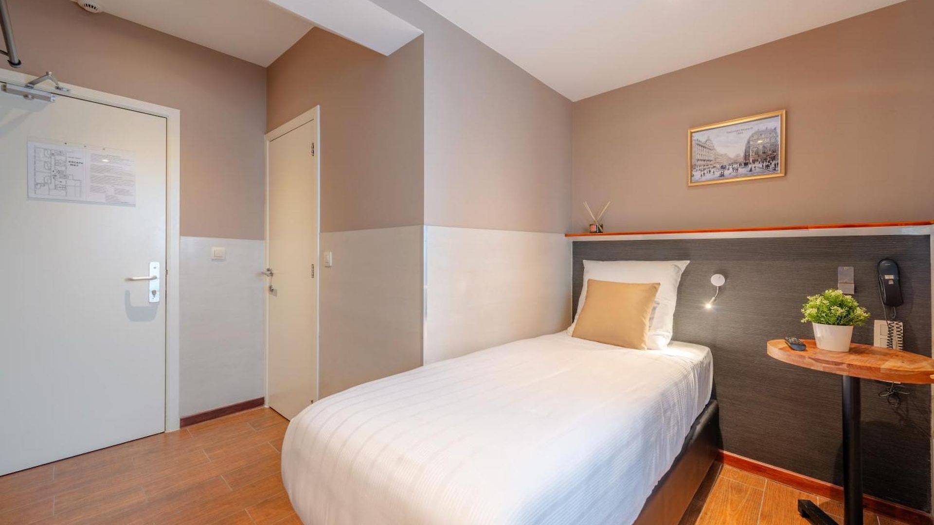 Hotel Barry 2*
