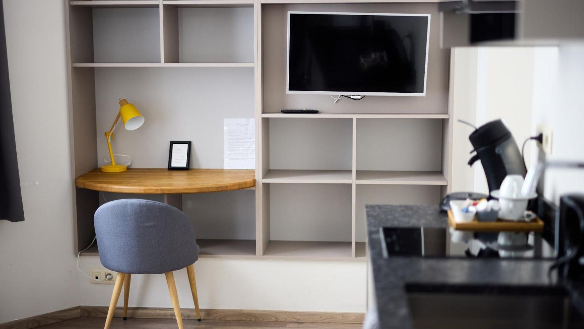 Schuman Luxe Apartment *