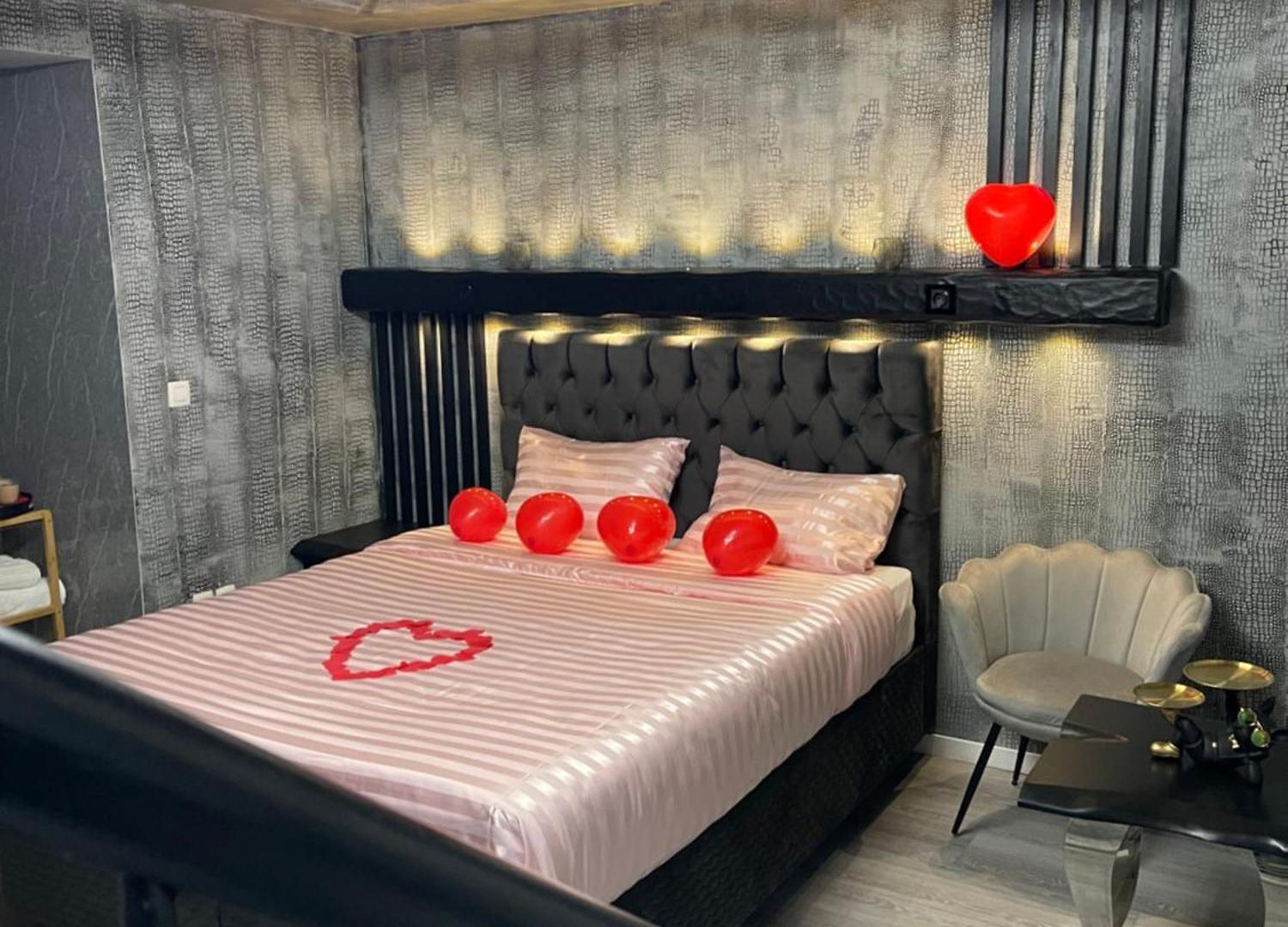 Apartment Jungle Romantic - Private Jacuzzi - Brussels