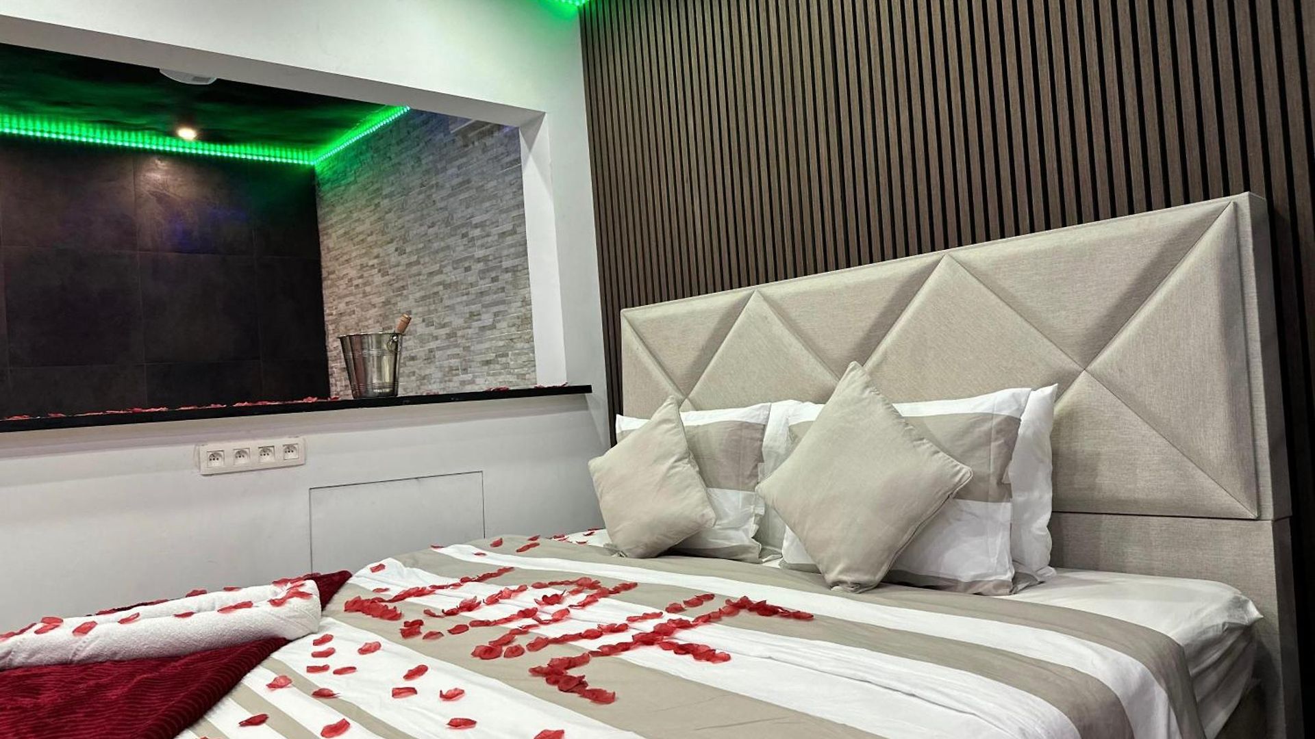 Love hotel Bolingo Brussels