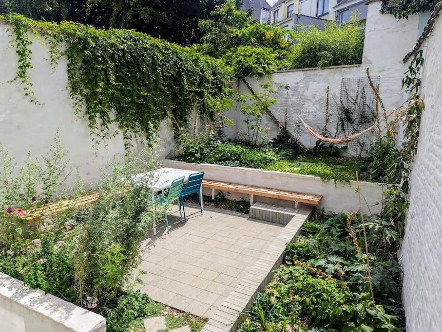 Charming House With Garden Apartment *